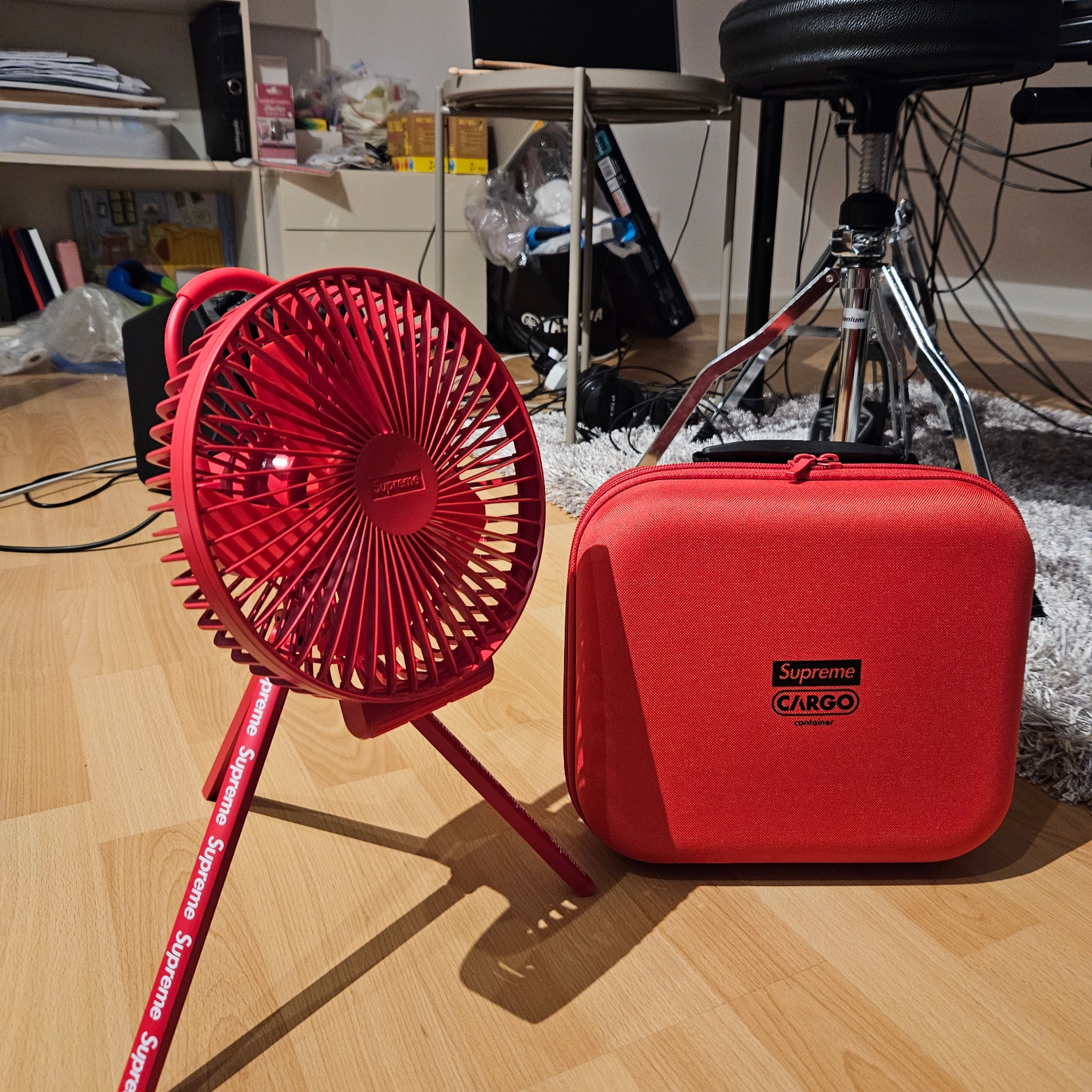 Supreme x Cargo Container Electric Fan Red - 23FW 착용 스타일 - 1