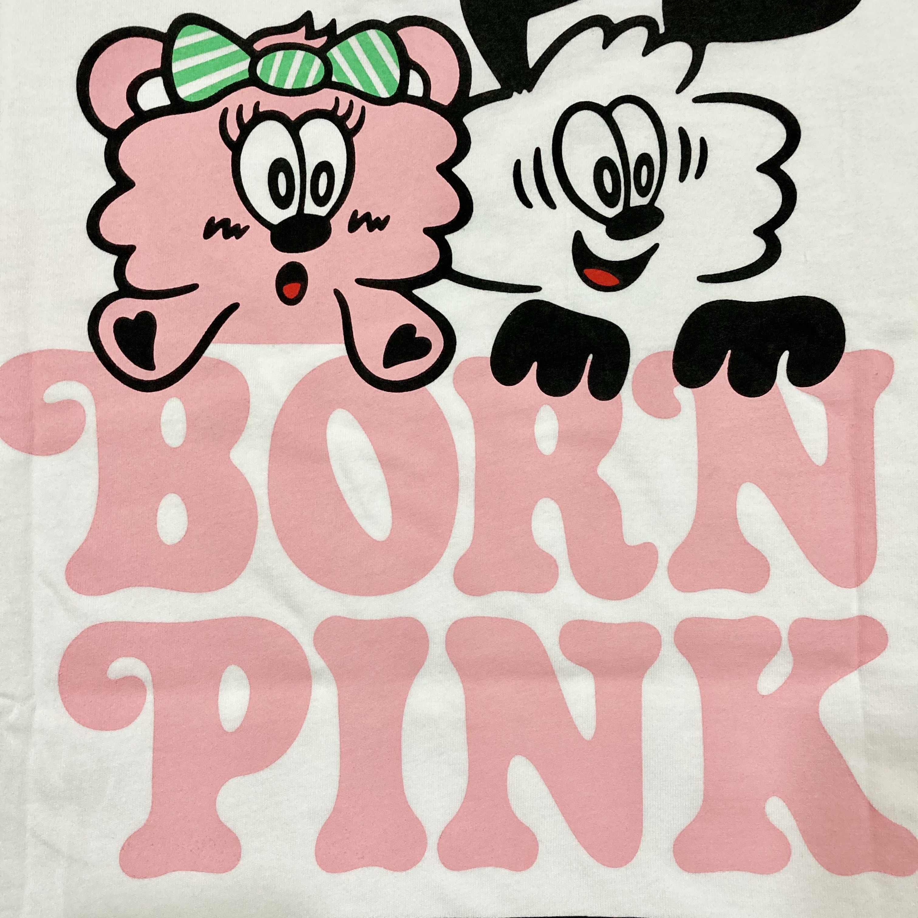 Verdy x Blackpink Vick T-Shirt White 착용 스타일