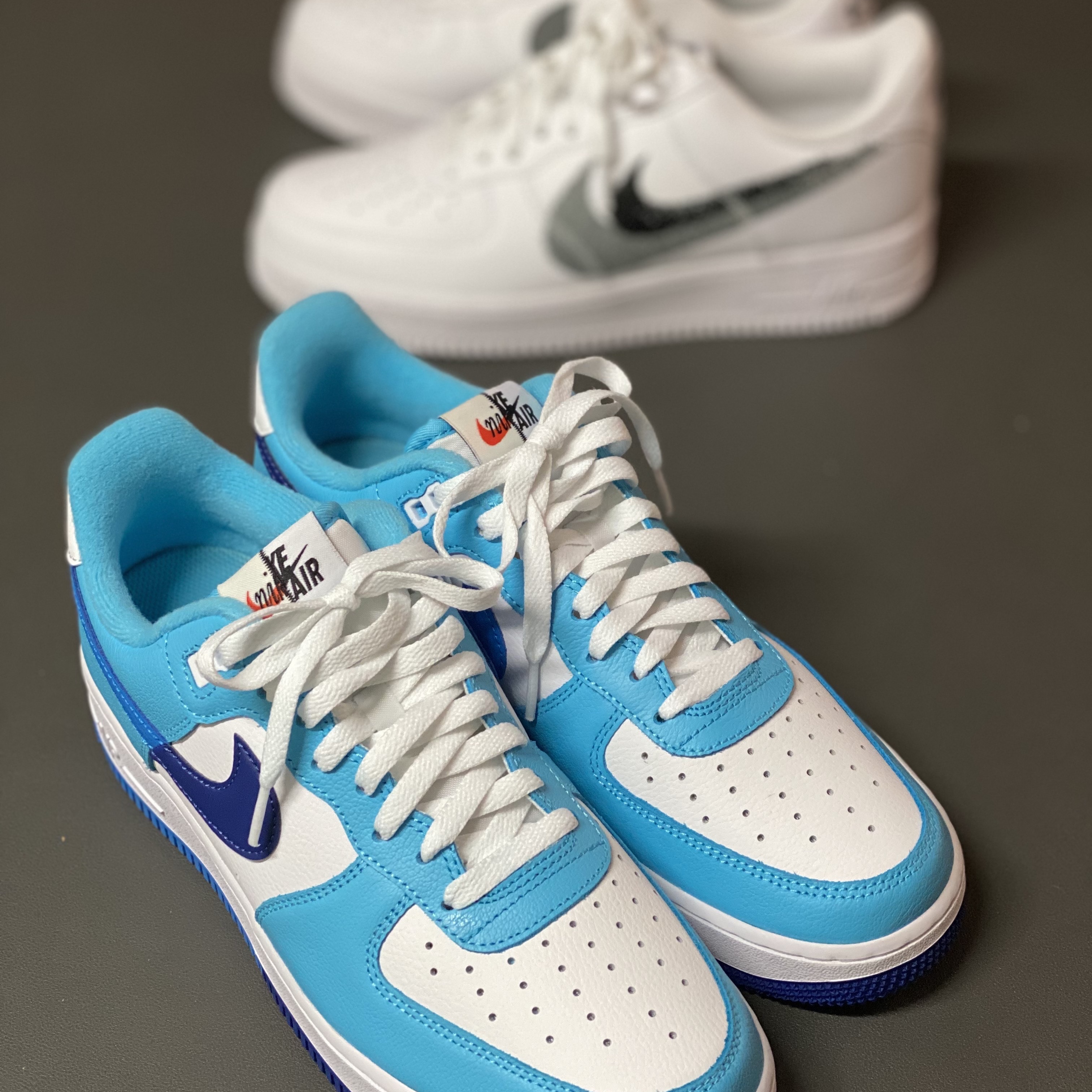 Nike Air Force 1 '07 LV8 White Light Photo Blue, Nike Air Force 1 '07 Low White Cool Grey 착용 스타일 - 1