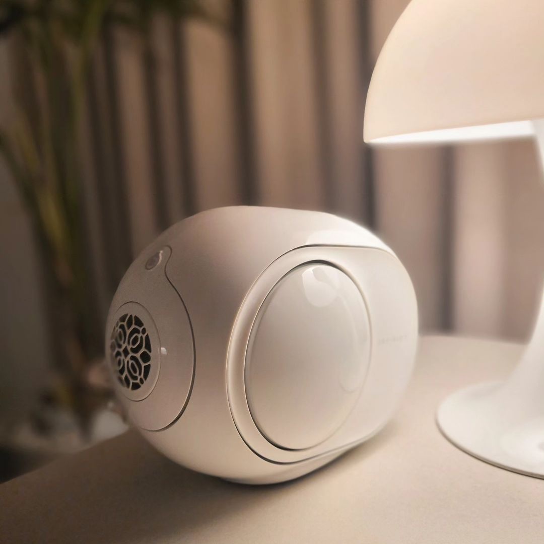 Devialet Phantom2 95dB Speaker White 착용 스타일