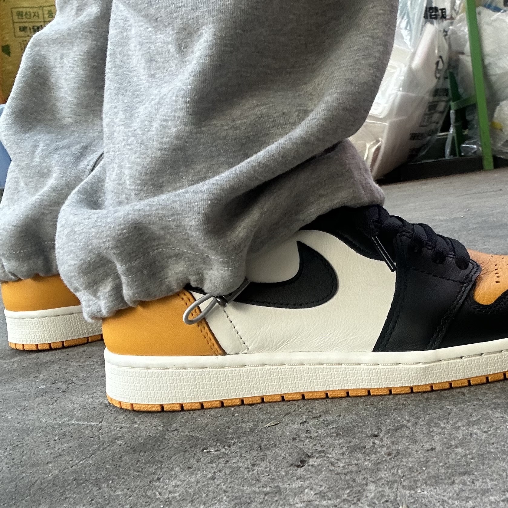 Jordan 1 Retro High OG Taxi 착용 스타일 - 2
