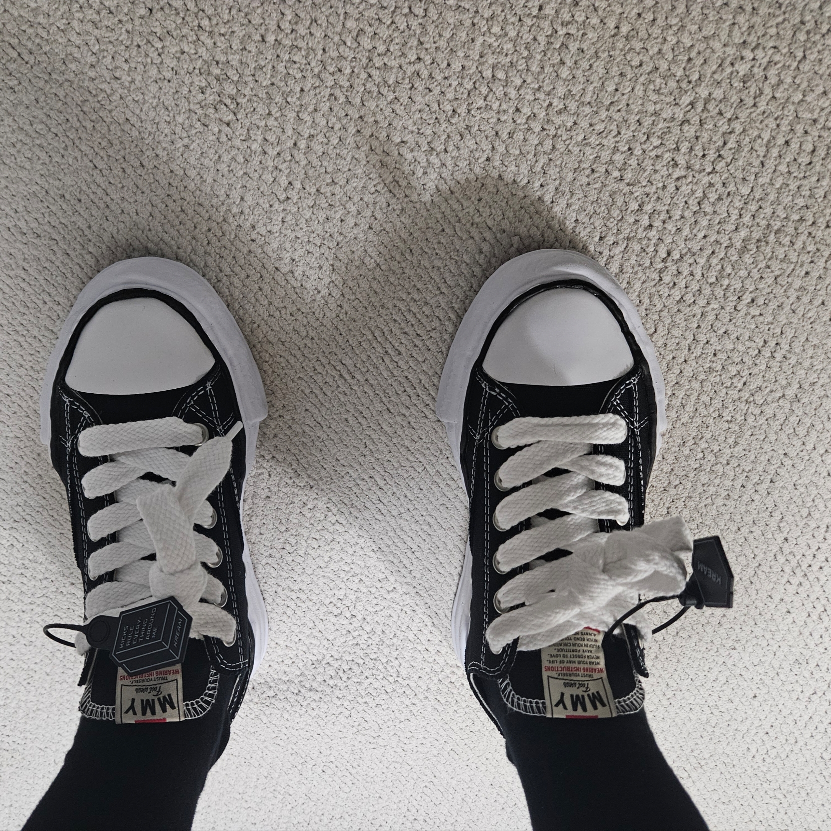 Maison Mihara Yasuhiro Peterson OG Sole Canvas Low Sneakers Black 착용 스타일