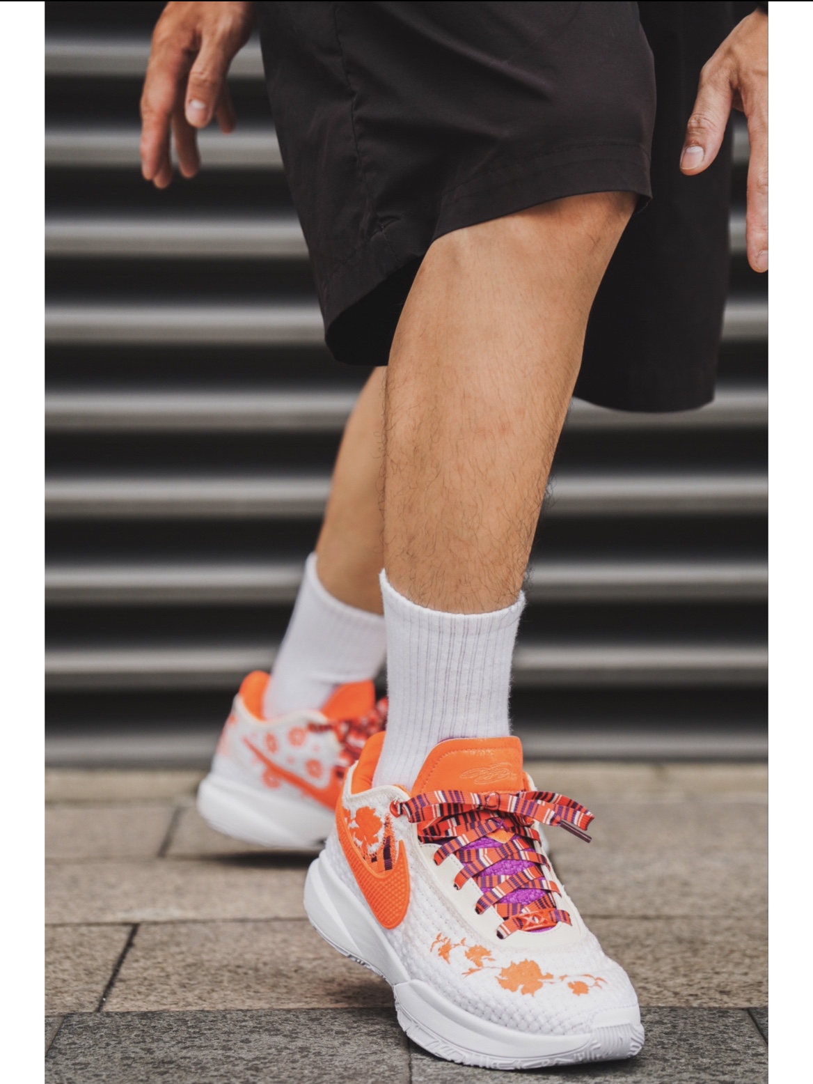 Nike LeBron XX PRM EP Guava Ice Bordeaux 착용 스타일