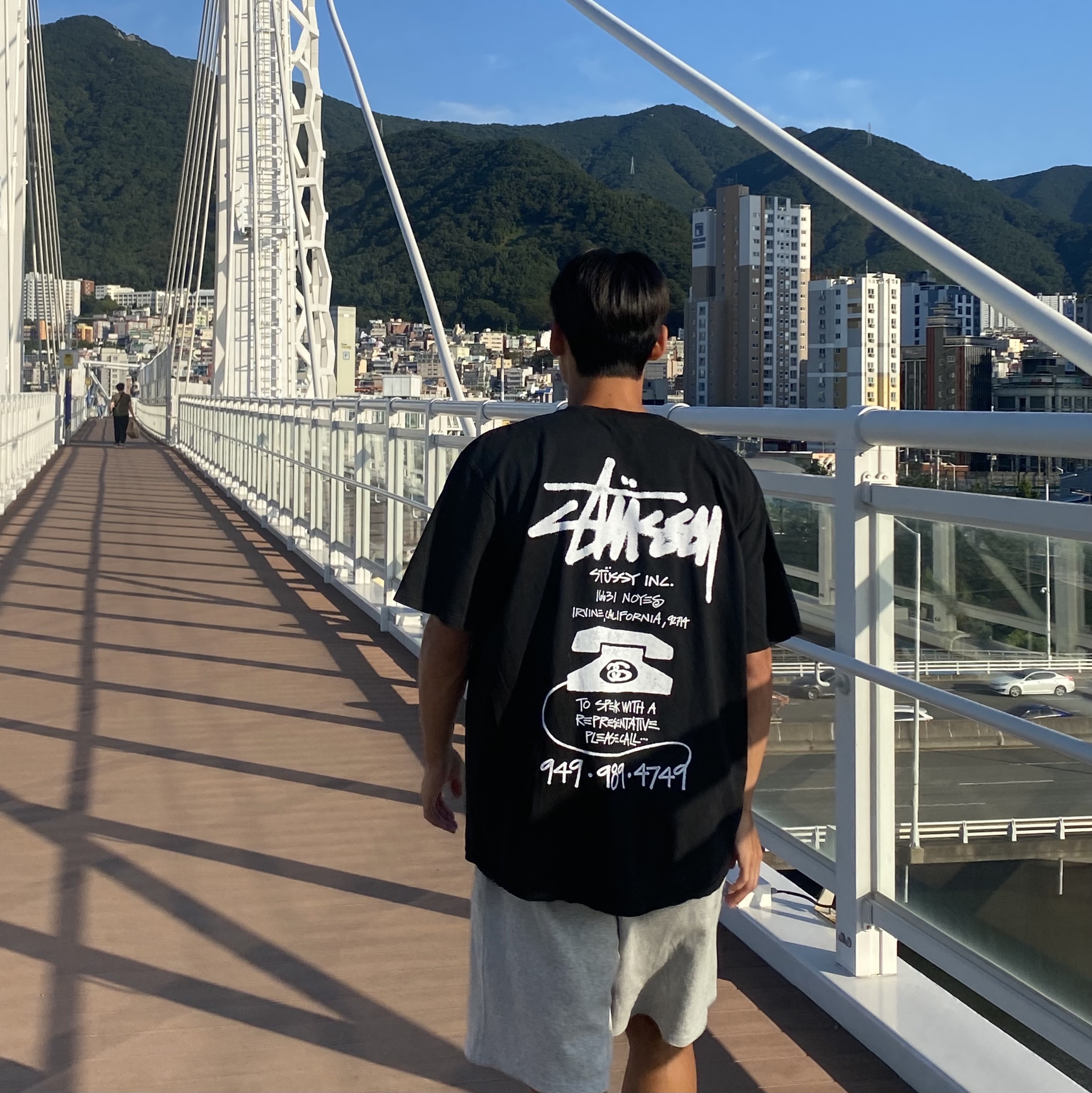 Stussy Old Phone Pigment Dyed T-Shirt Black 착용 스타일 - 2