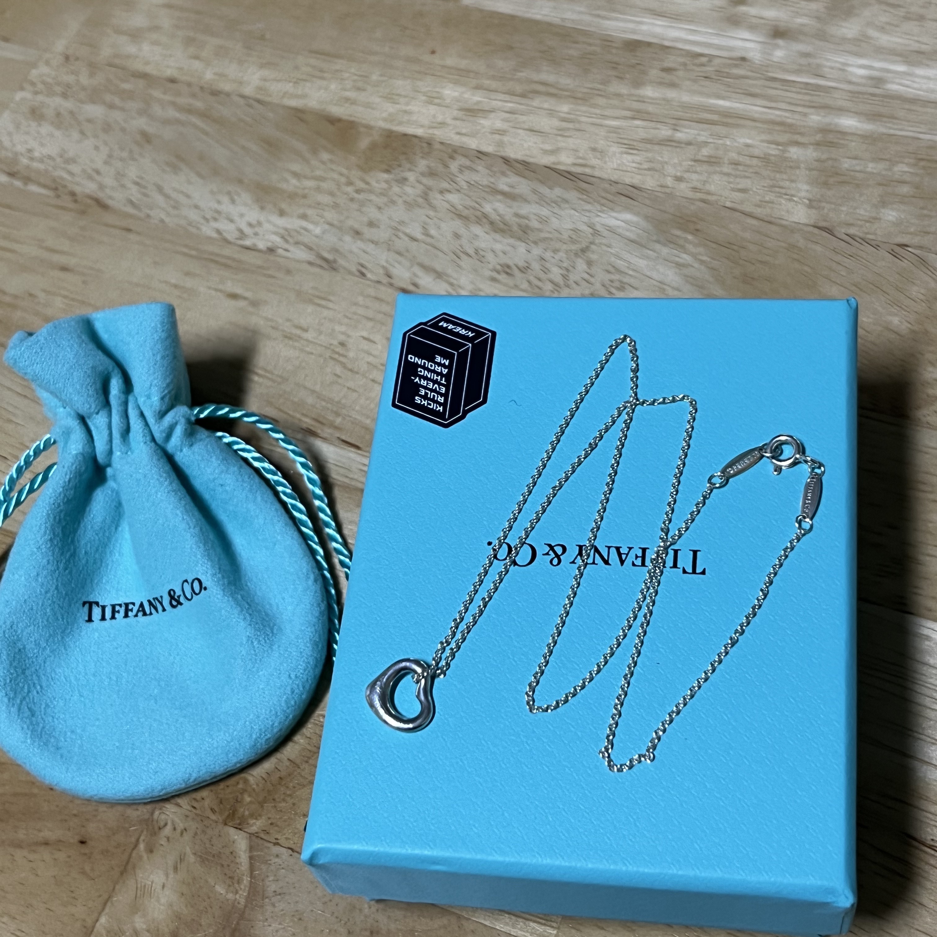 Tiffany & Co. Elsa Peretti Open Heart Pendant 11mm Silver 착용 스타일