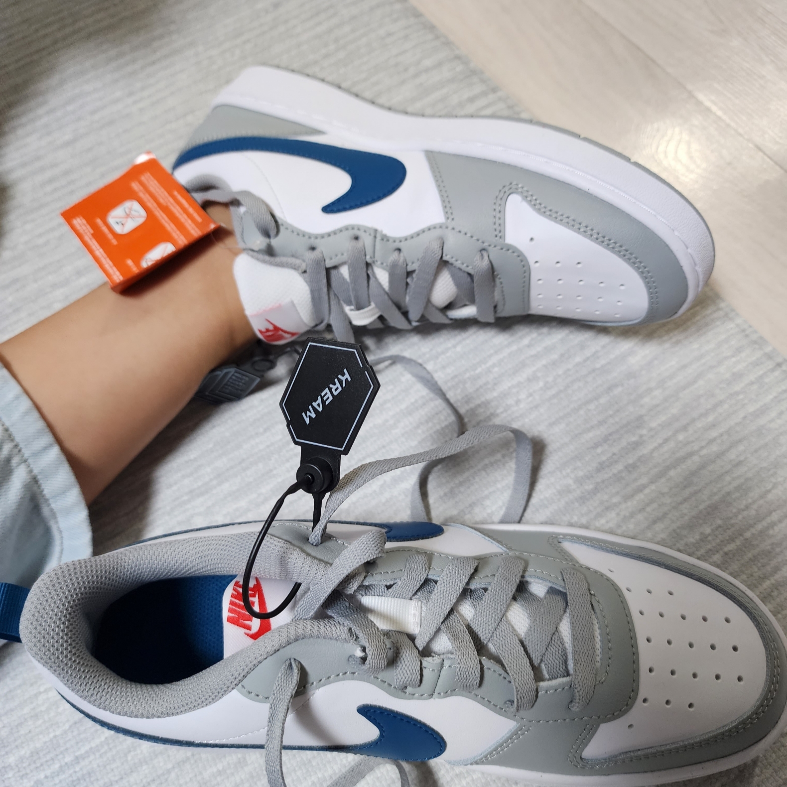 (GS) Nike Court Borough Low 2 Light Smoke Grey 착용 스타일
