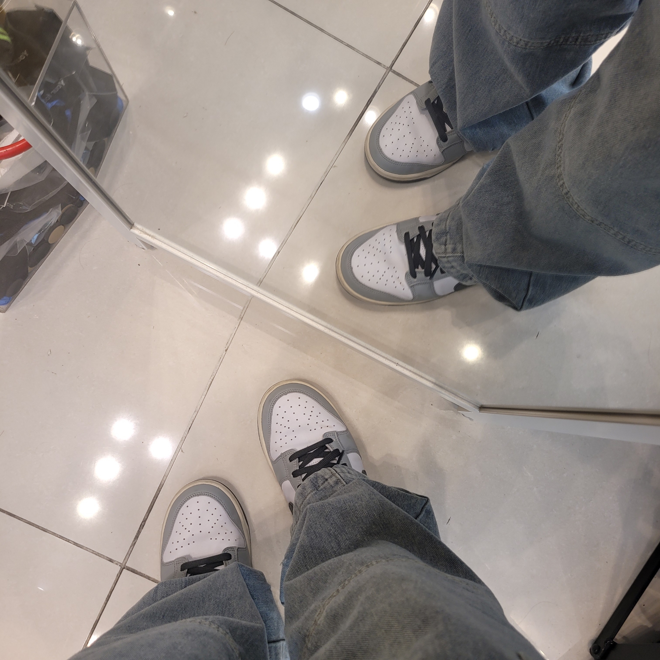 (W) Nike Dunk Low Light Smoke Grey 착용 스타일 - 1