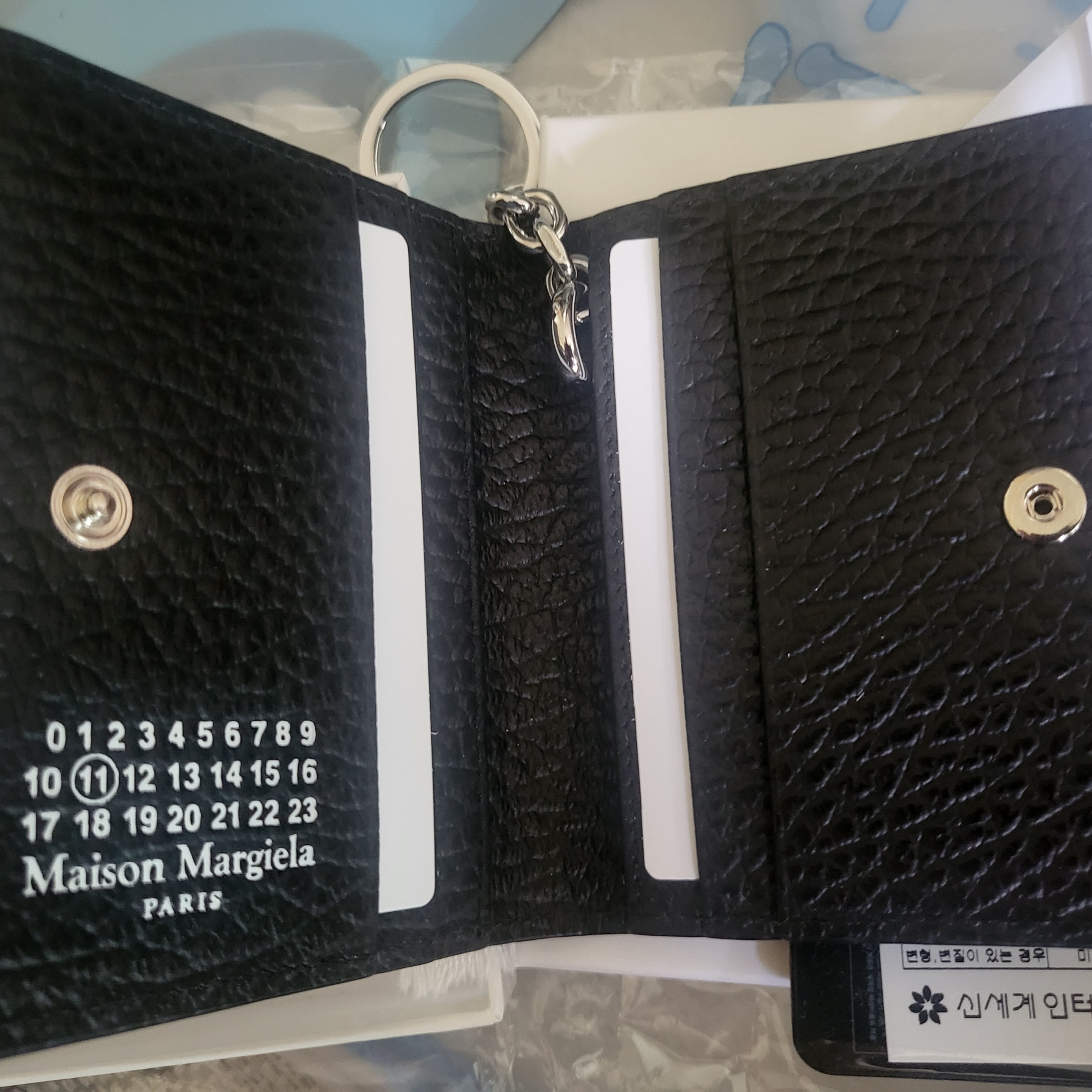 Maison Margiela Keyring Wallet Black 착용 스타일 - 2