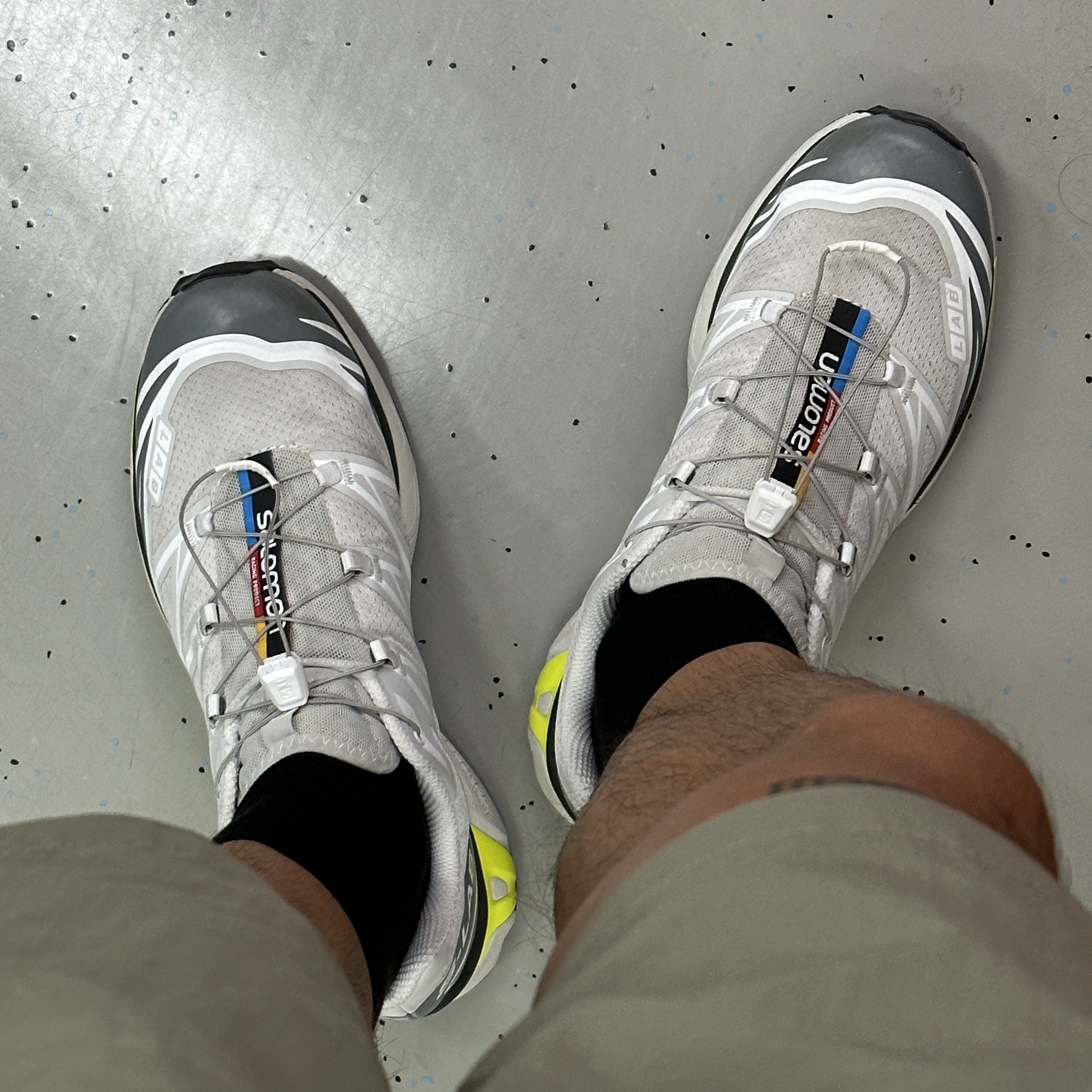 Salomon XT-6 ADV Lunar Rock 착용 스타일