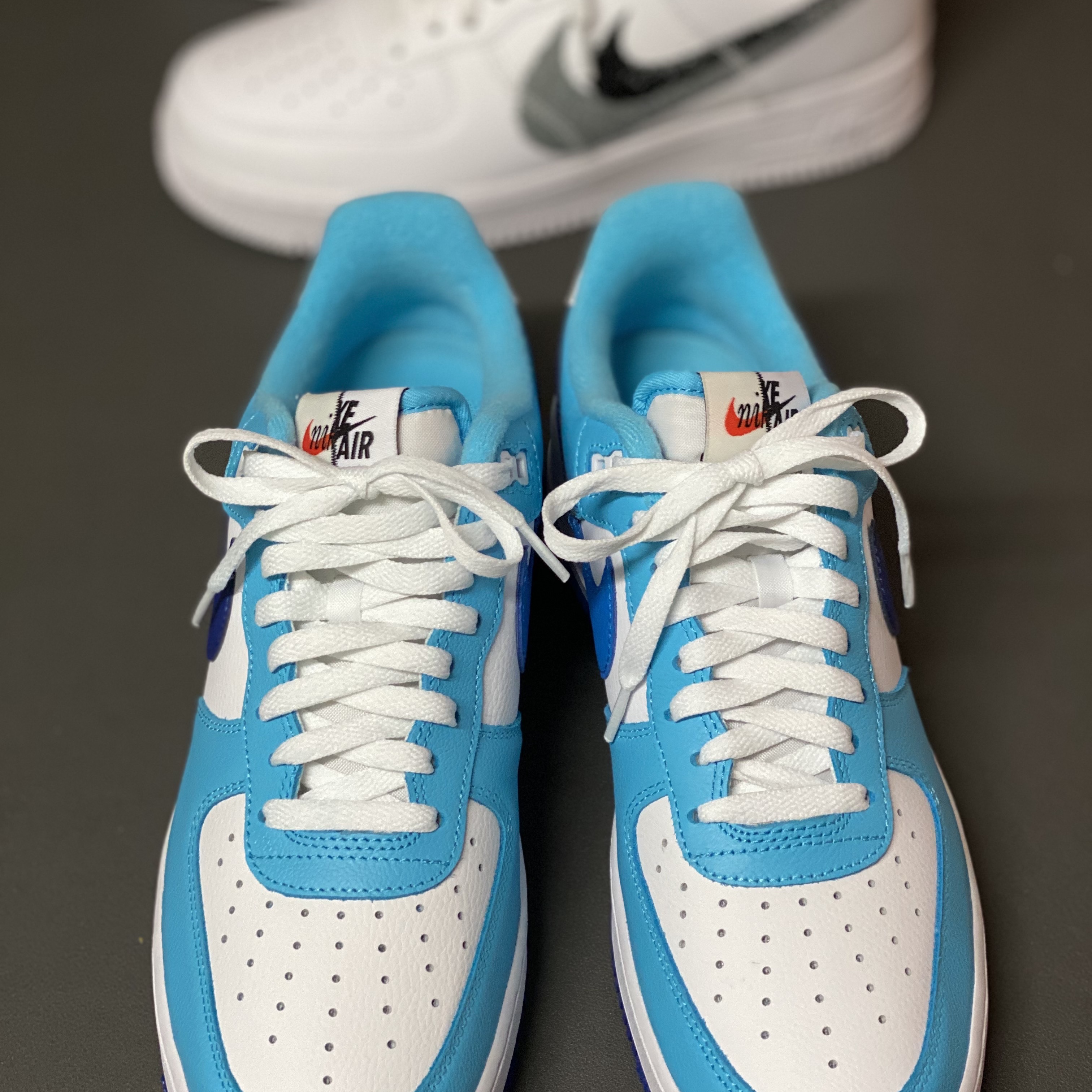 Nike Air Force 1 '07 LV8 White Light Photo Blue, Nike Air Force 1 '07 Low White Cool Grey 착용 스타일 - 3