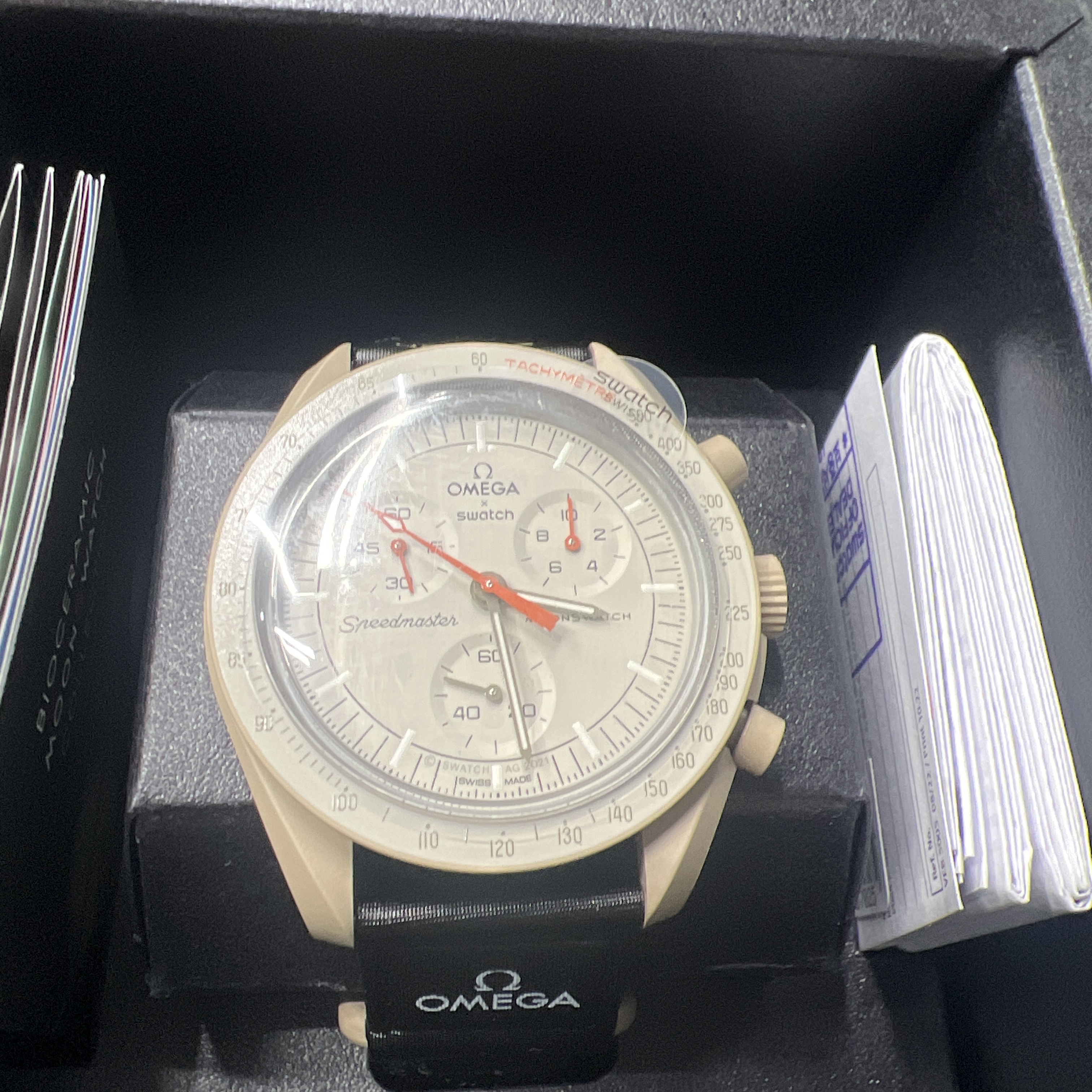 Swatch x Omega Bioceramic MoonSwatch Mission To Jupiter 착용 스타일