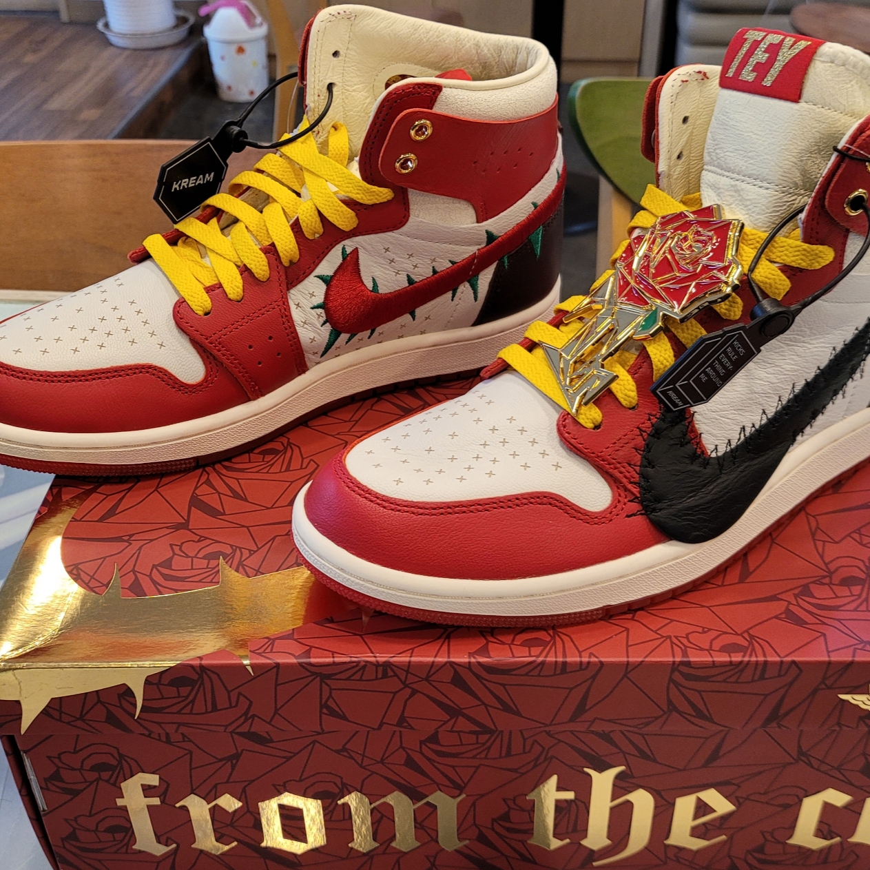 (W) Jordan 1 x Teyana Taylor Zoom CMFT 2 Gym Red 착용 스타일 - 1