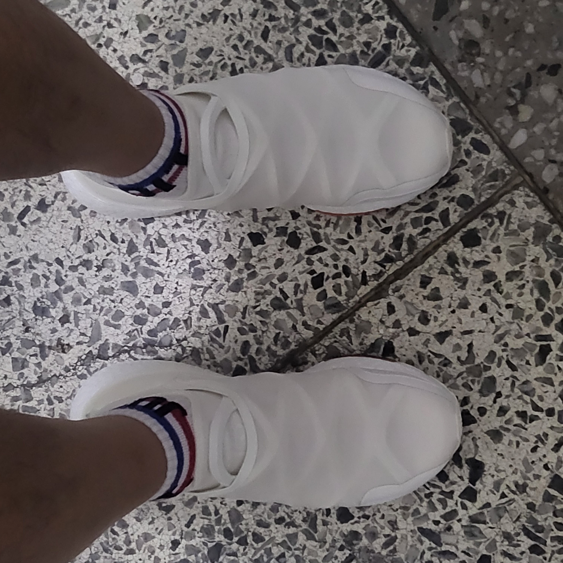 Y-3 Ultraboost 22 Triple White 착용 스타일