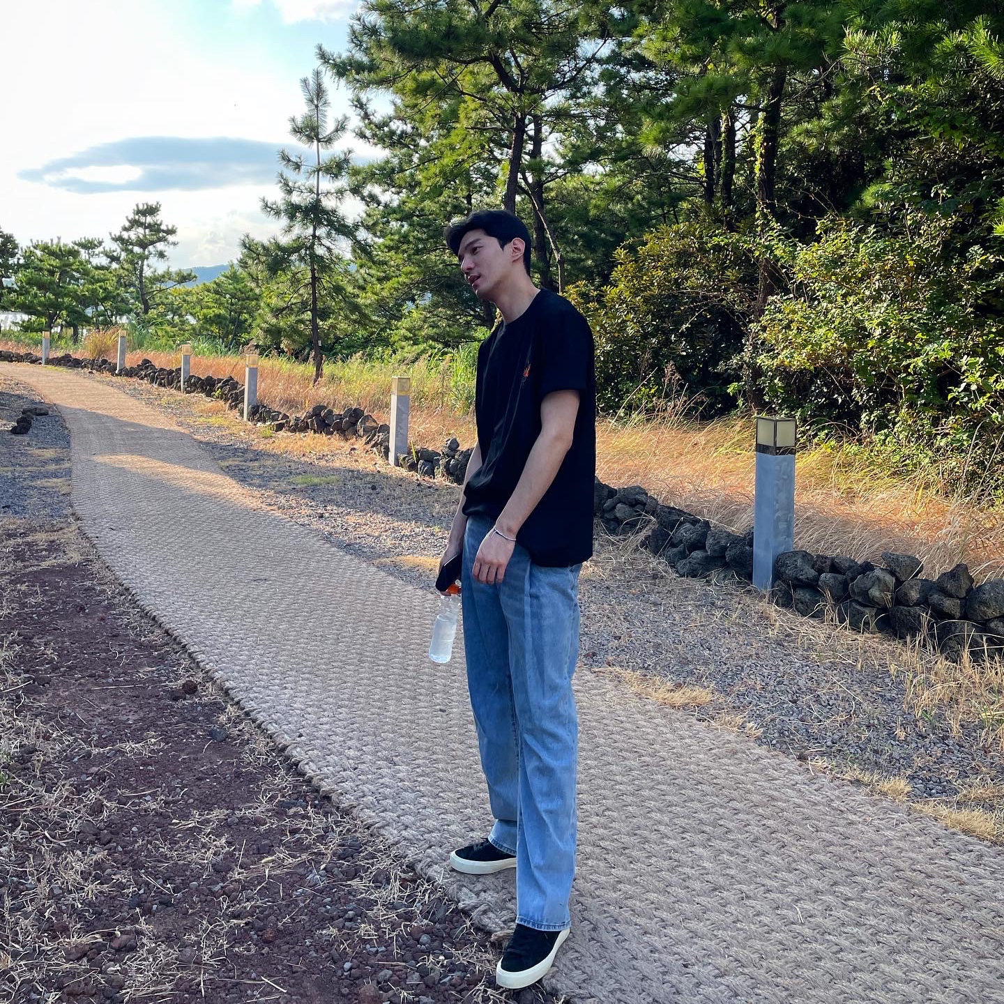 Tom Ford Suede Cambridge Sneakers Black Cream, Wooyoungmi Volcano Back Logo T-Shirt Black - 23FW 착용 스타일 - 1