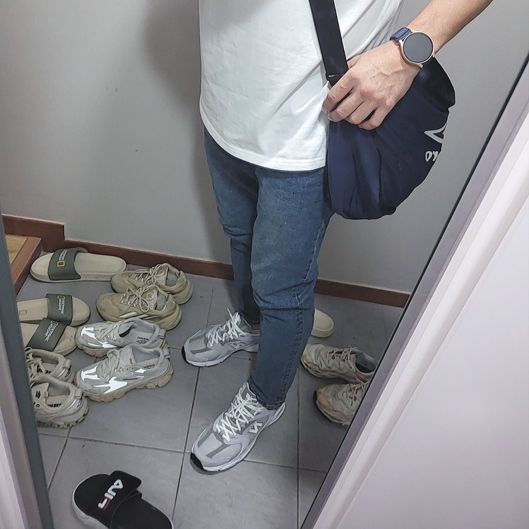 New Balance 530 Summer Fog Marblehead 착용 스타일 - 1