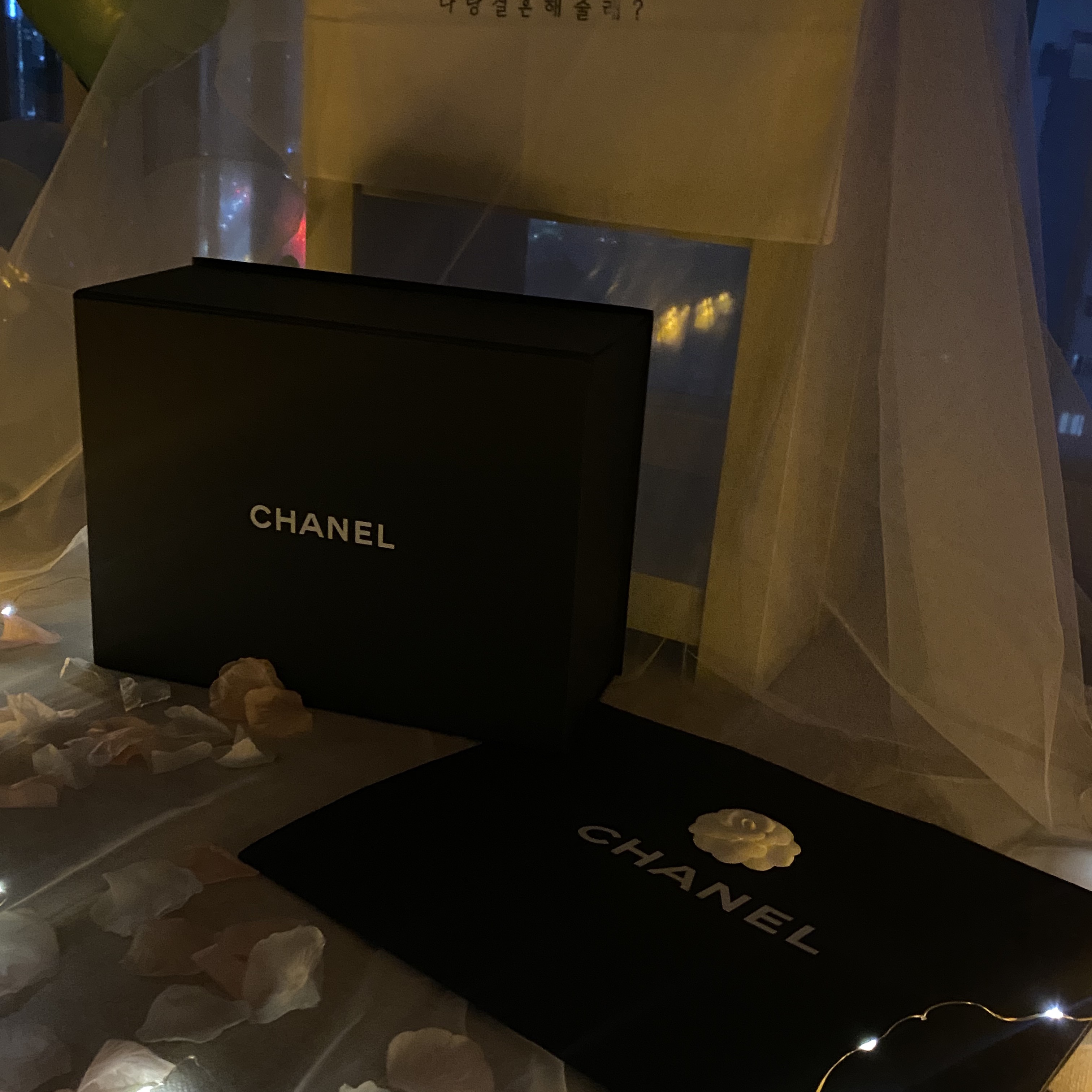 Chanel Small Gabrielle Backpack Aged Calfskin & Gold Silver Black 착용 스타일