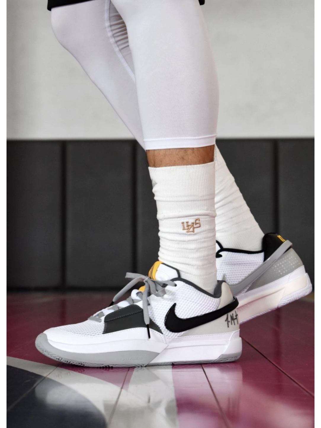 Nike Ja 1 EP Light Smoke Grey 착용 스타일