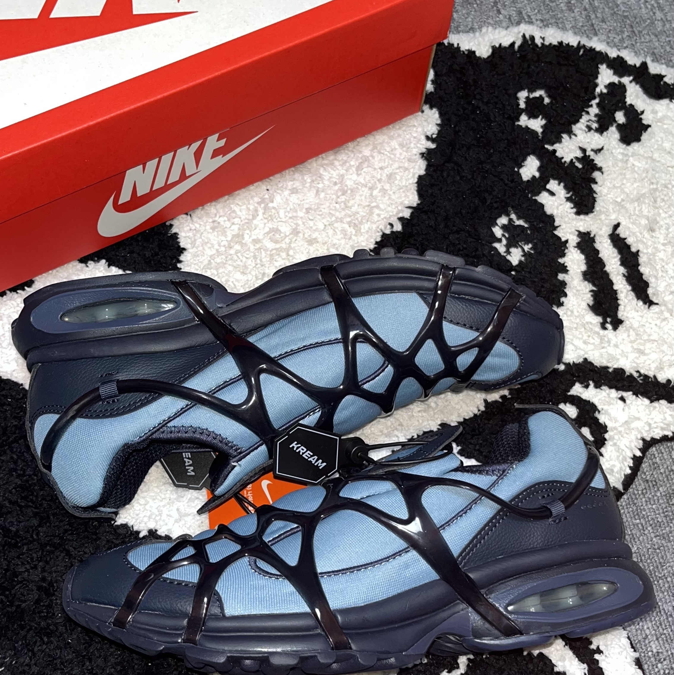 Nike Air Kukini Worn Blue Obsidian 착용 스타일