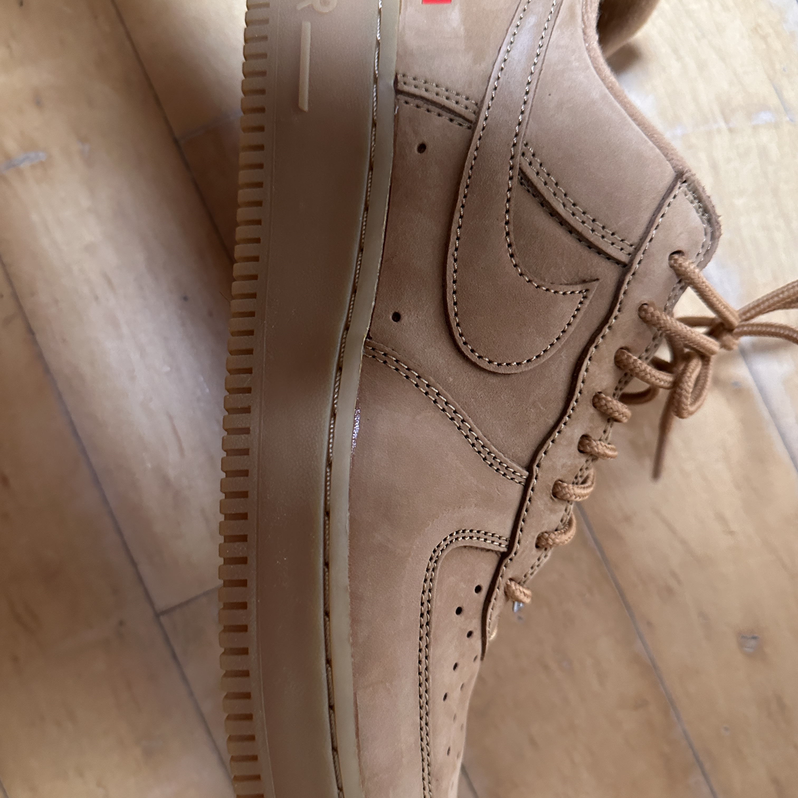 Nike x Supreme Air Force 1 Low Flax 착용 스타일 - 2