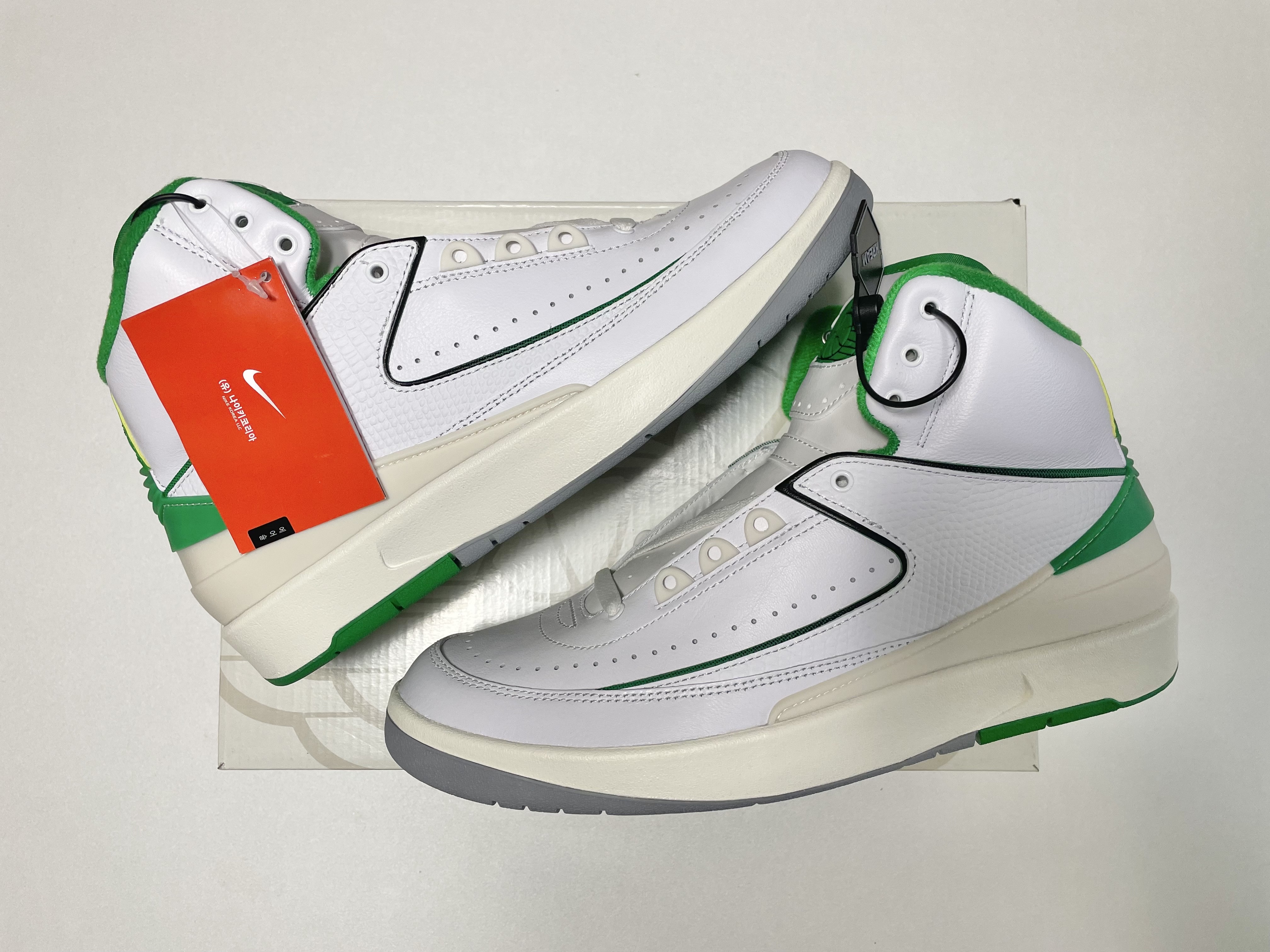 Jordan 2 Retro Lucky Green 착용 스타일