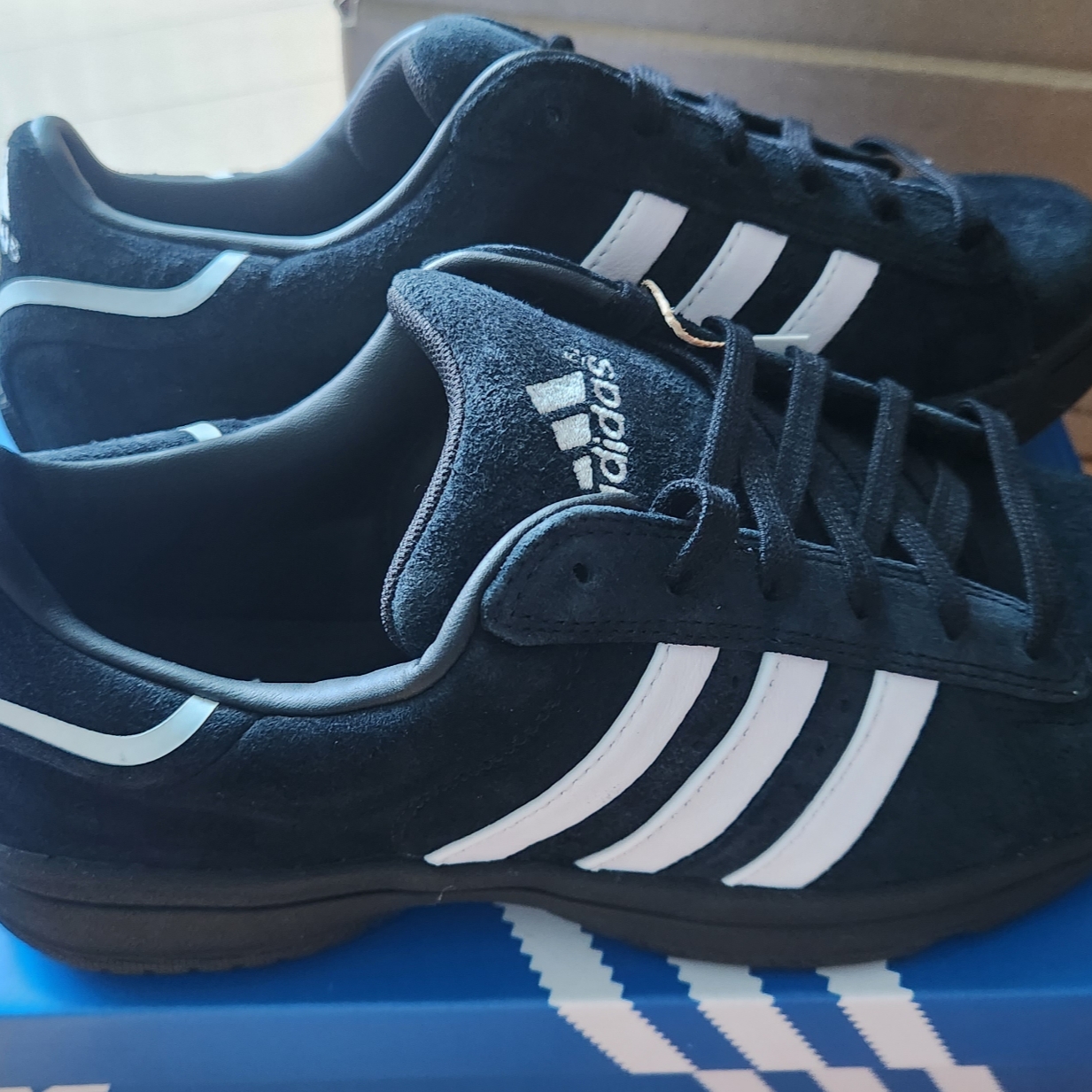 Adidas x Atmos Campus Supreme Core Black Core White 착용 스타일 - 3