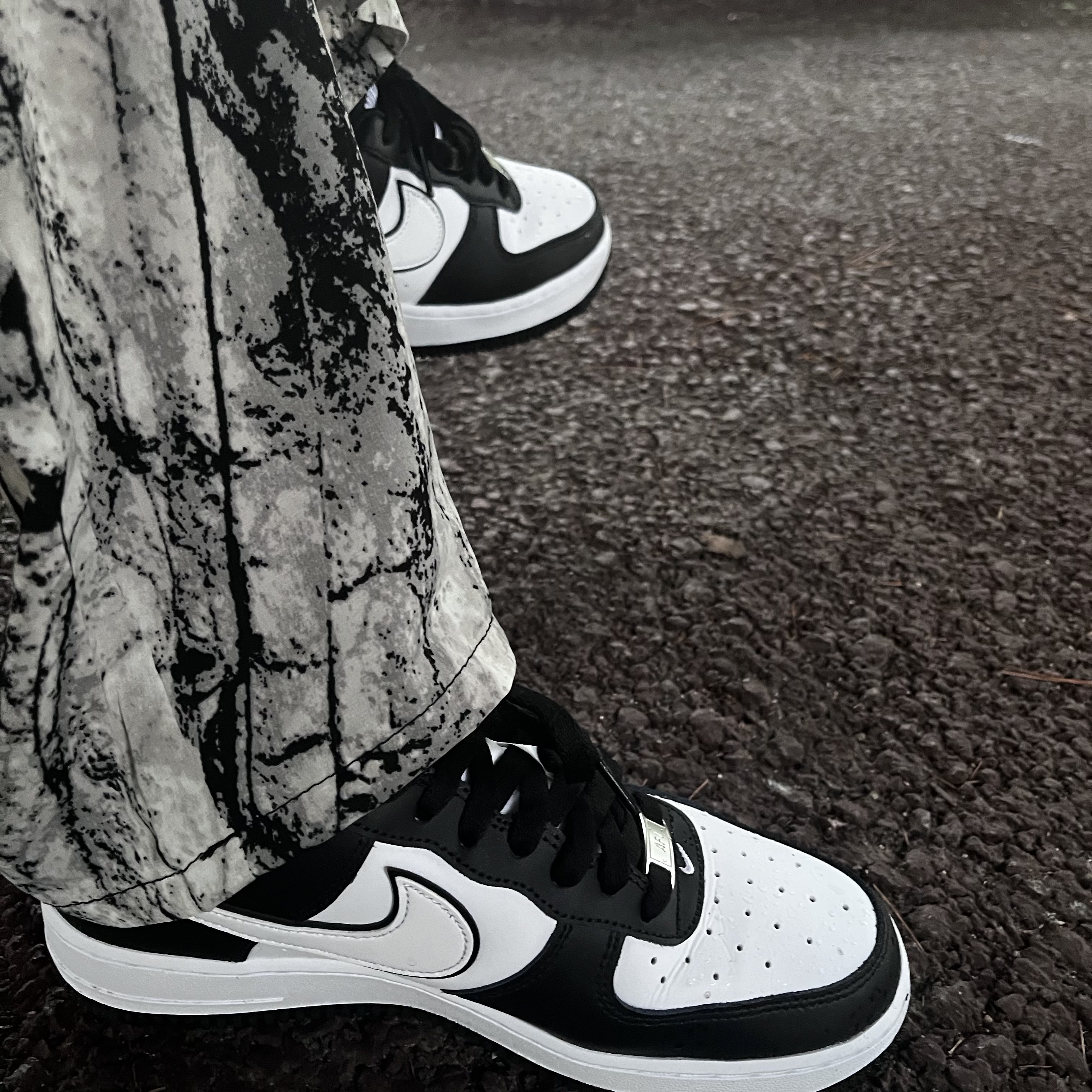 Nike Air Force 1 '07 Black White 착용 스타일