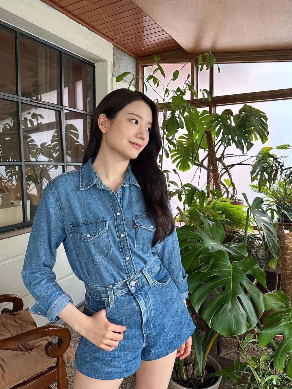 Supreme Small Box Shirt Denim - 23FW, Stussy Sherpa Lined Denim Shirt Light Blue 착용 스타일 - 4