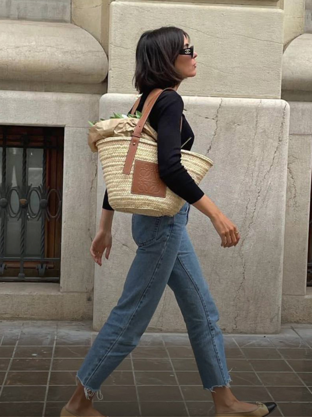 Dragon Diffusion Jacky Bucket with Lining Tan, Loewe Basket Bag in Palm Leaf and Calfskin Natural Tan 착용 스타일 - 3