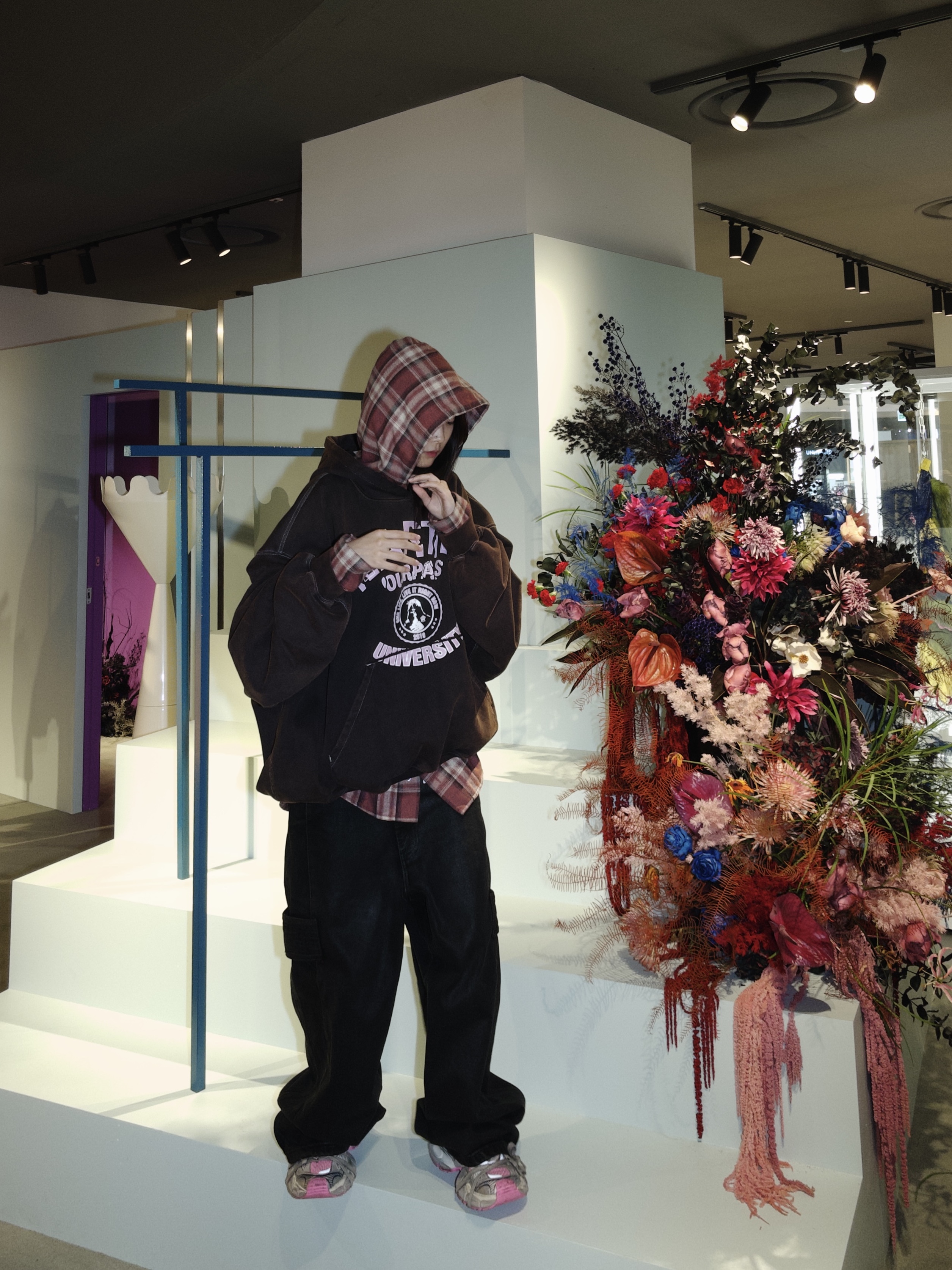 Ourpas 077 Check Hoodie Cherry, Ourpas 075 Ivy League Hoodie Fade Brown 착용 스타일 - 2