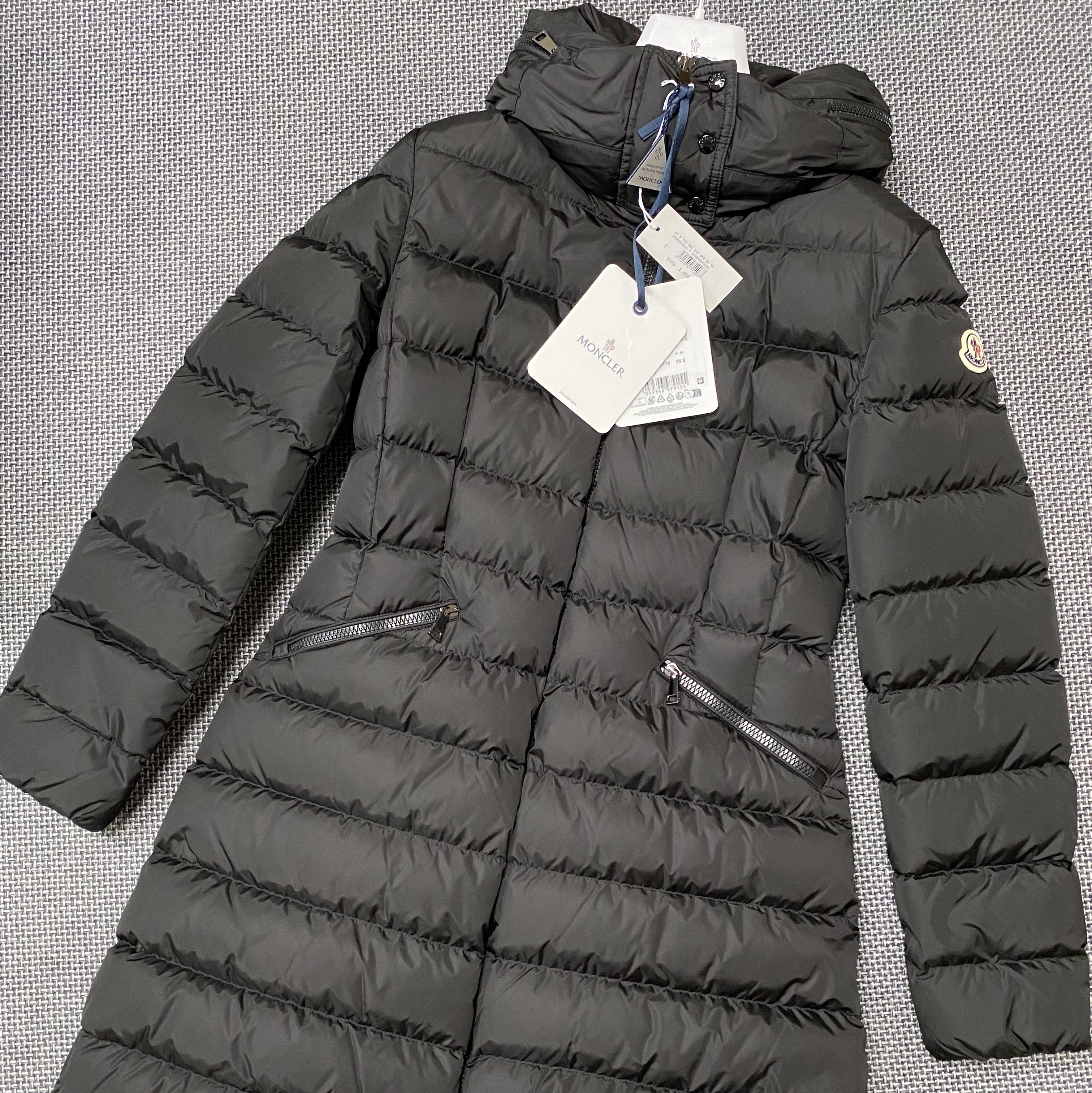 (W) Moncler Flammette Long Down Jacket Black - 23FW, (W) Moncler Flammette Long Down Jacket Black - 22FW 착용 스타일