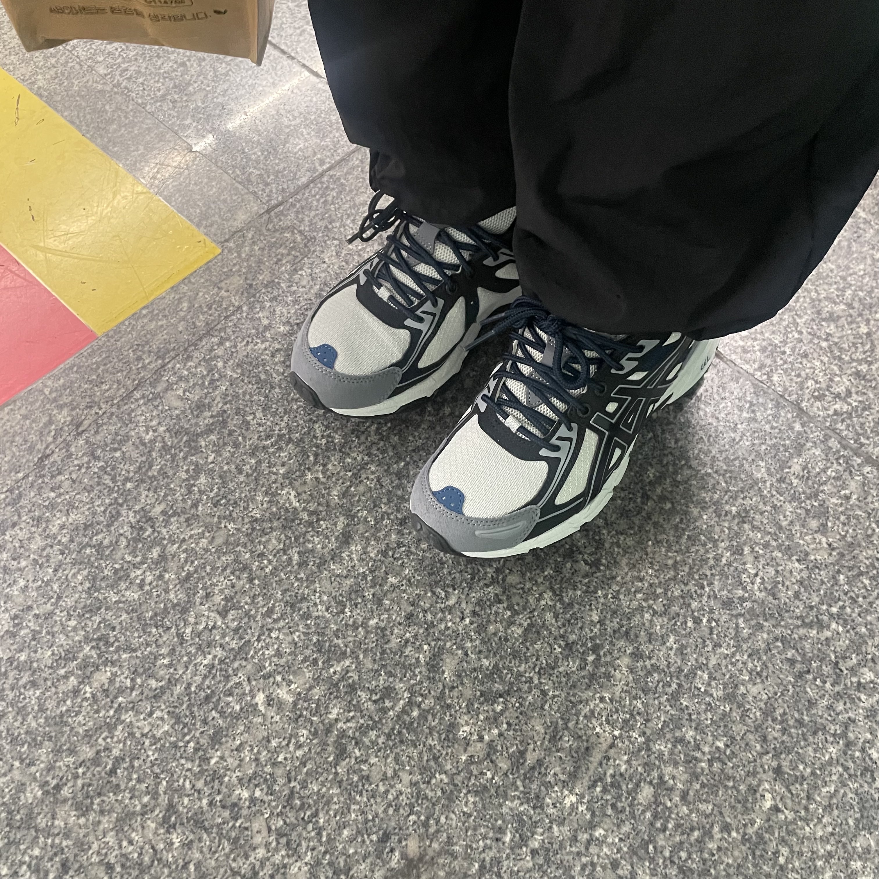 Asics Gel-Venture 6 SPS Glacier Grey 착용 스타일