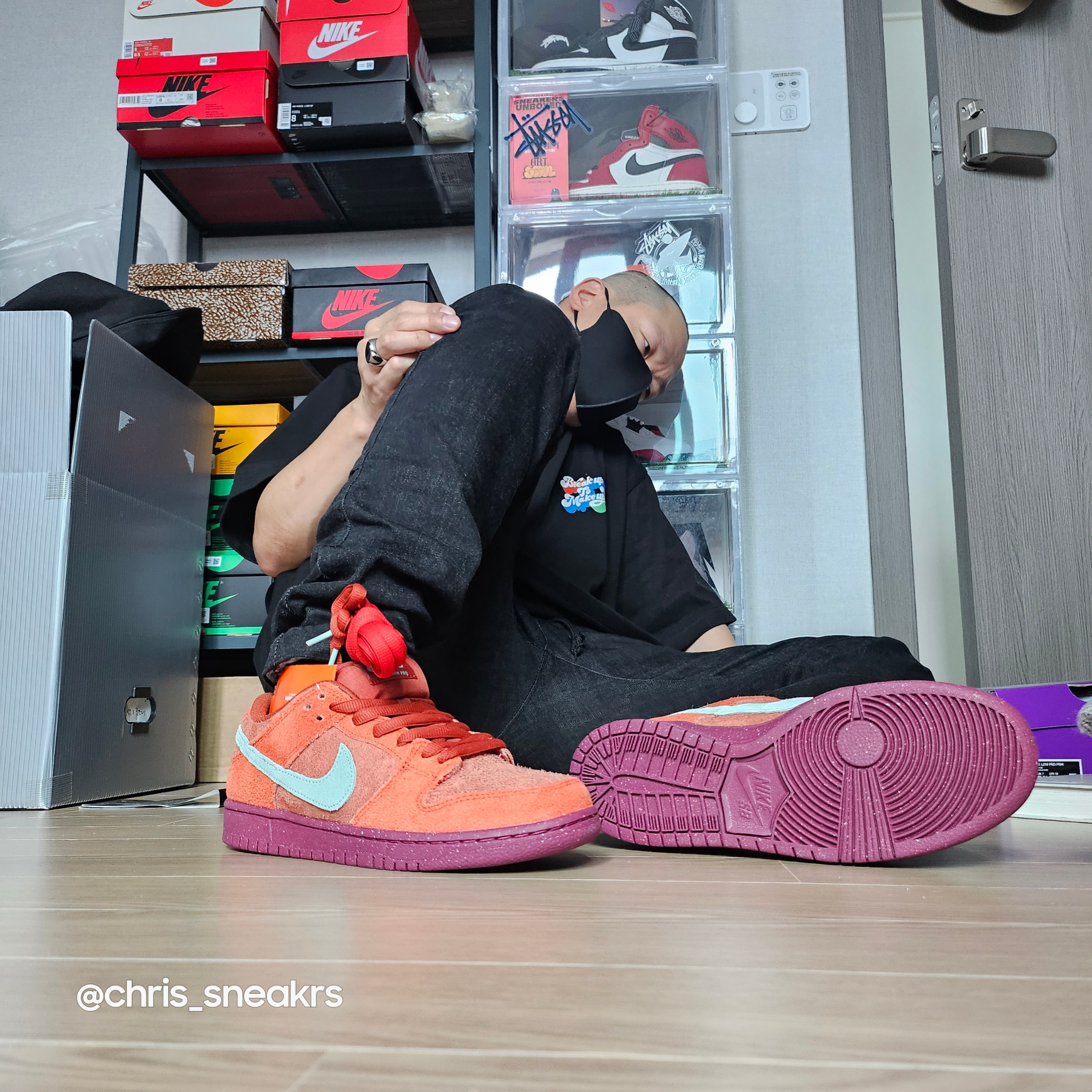 Nike SB Dunk Low Pro Premium Mystic Red and Rosewood 착용 스타일 - 3