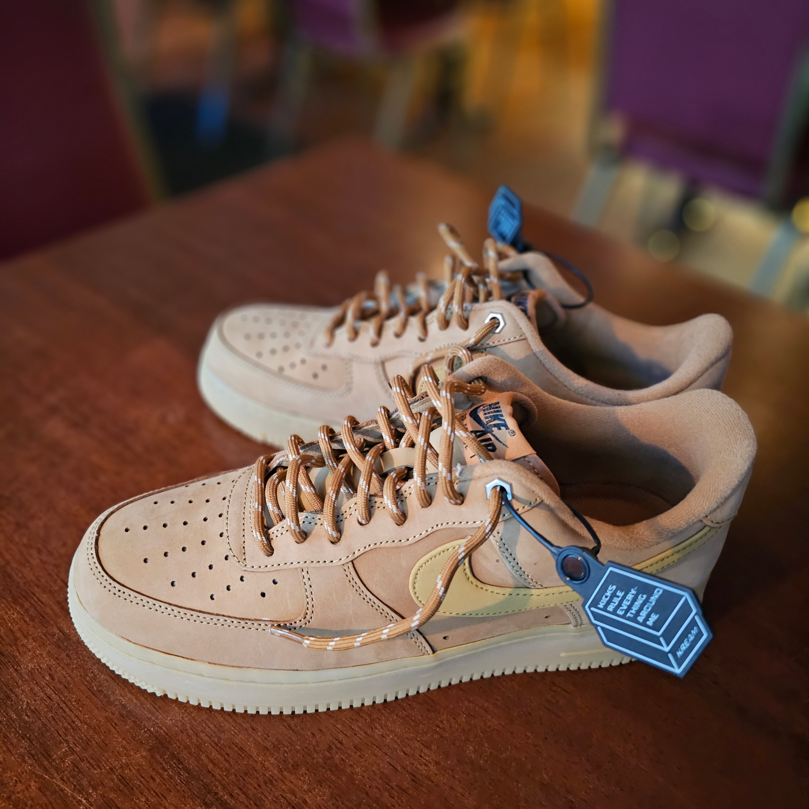Nike Air Force 1 '07 WB Flax 착용 스타일