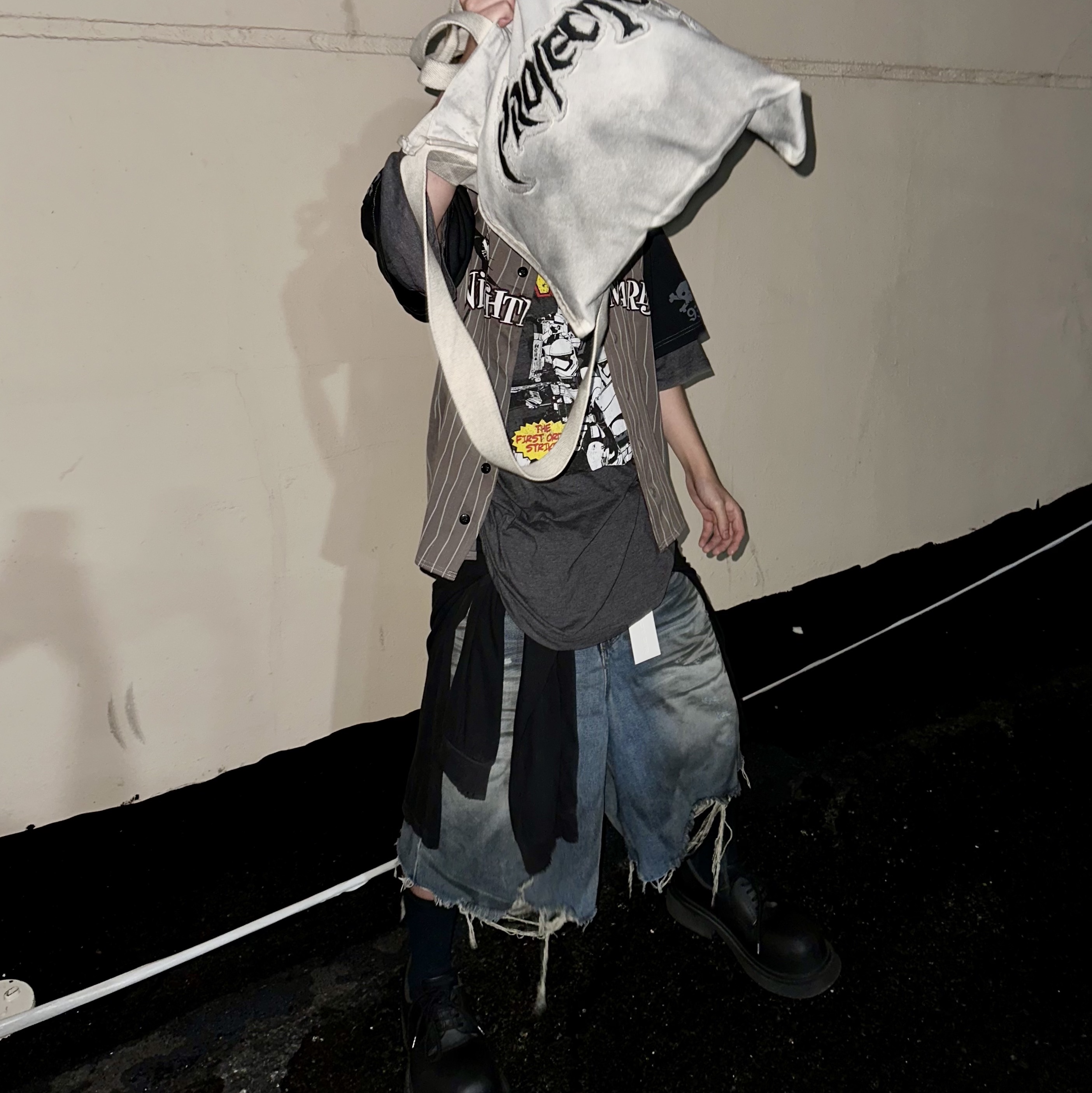 Project G/R Red Cross Donate Cap Washed Brown, Project G/R Furious Logo Applique Shopper Bag Grey - 10 Corso Como Exclusive 착용 스타일 - 3