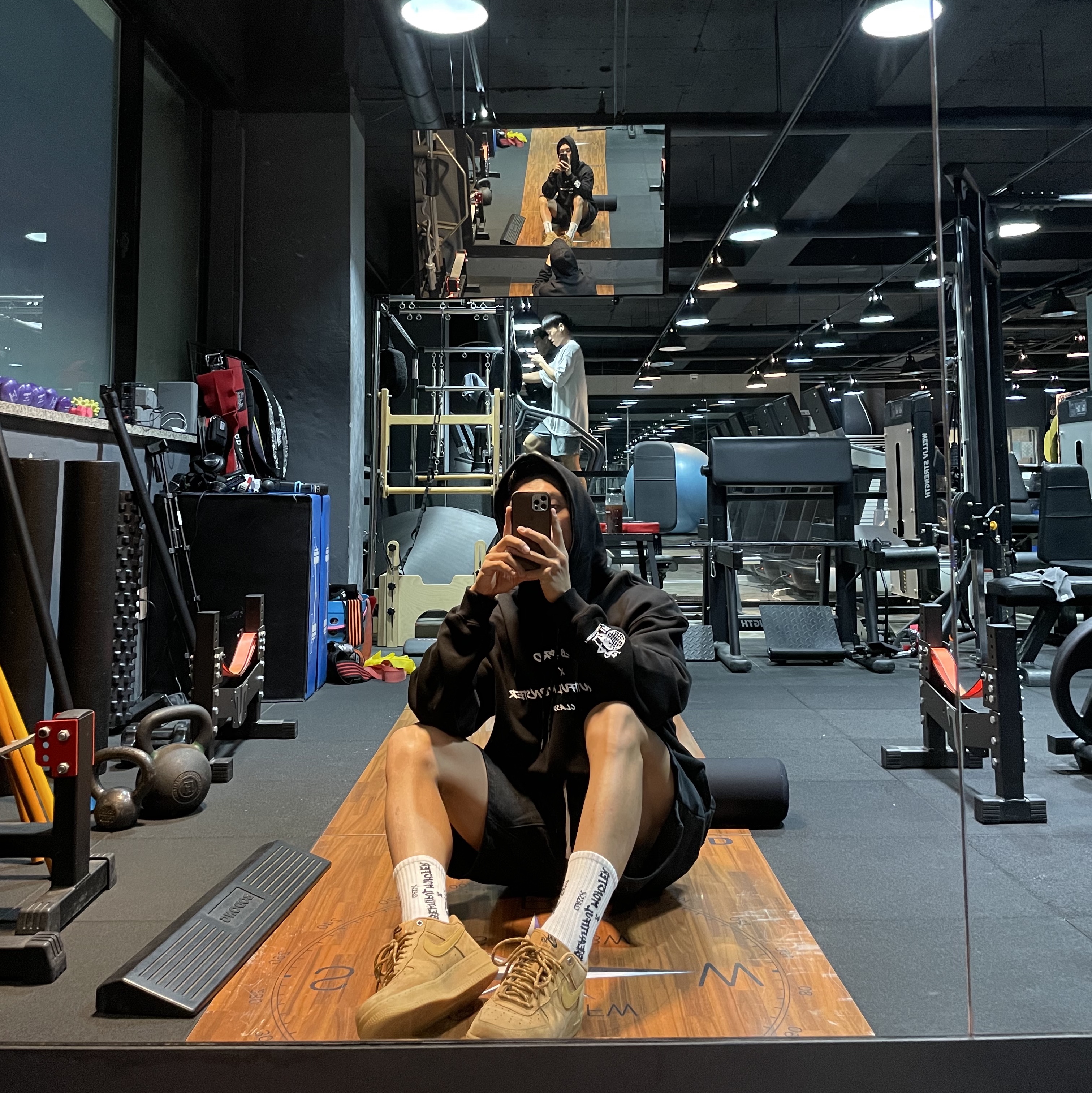 Nike Air Force 1 '07 WB Flax 착용 스타일