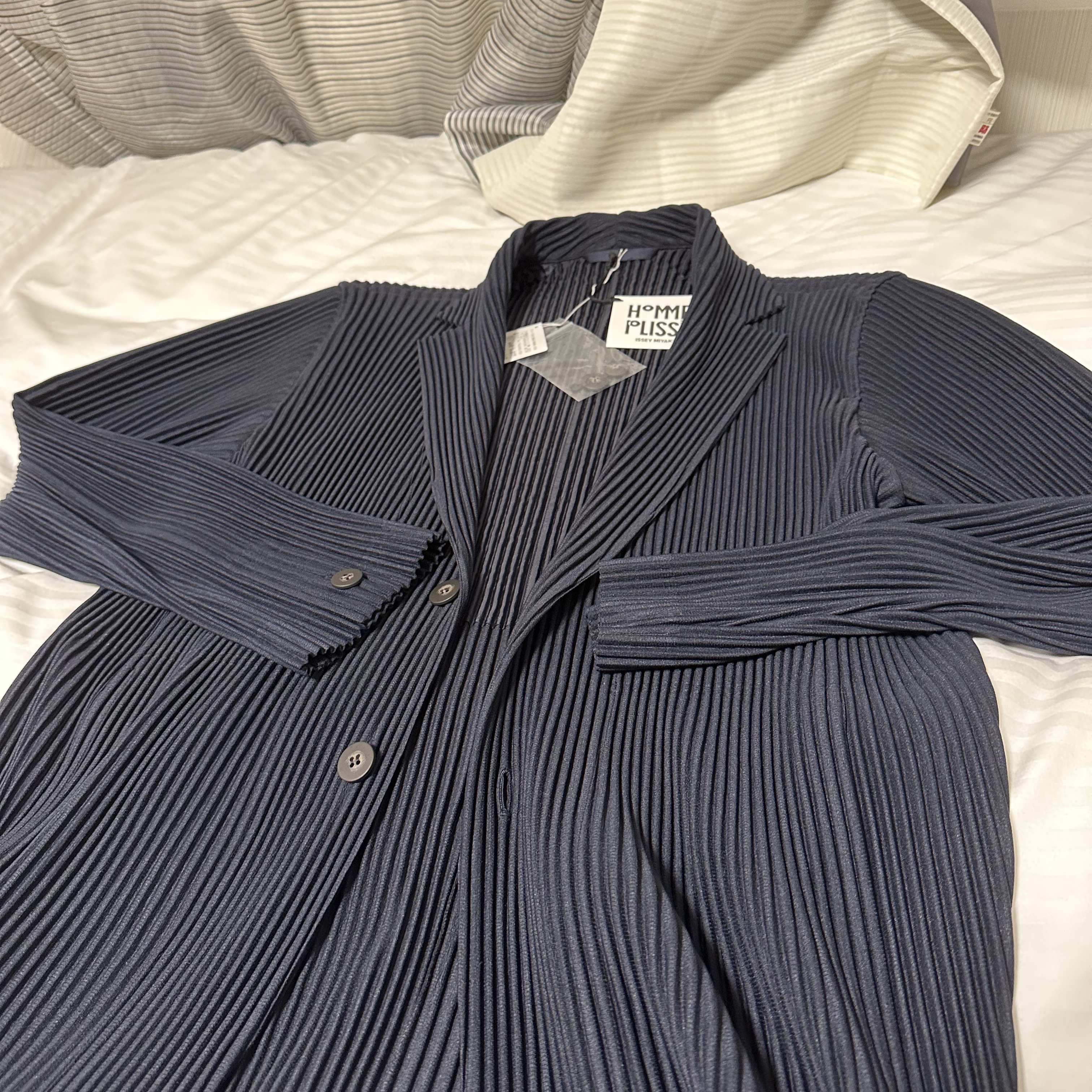 Homme Plisse Issey Miyake Basic Tailored Jacket Black 착용 스타일 - 1