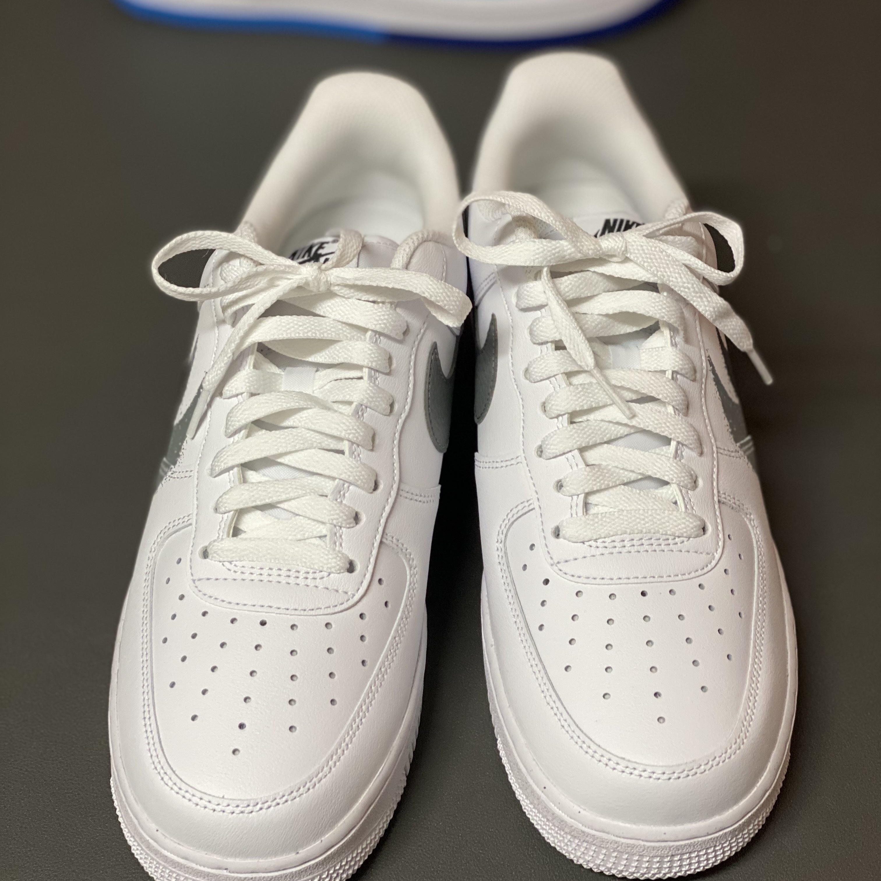 Nike Air Force 1 '07 Low White Cool Grey 착용 스타일 - 2
