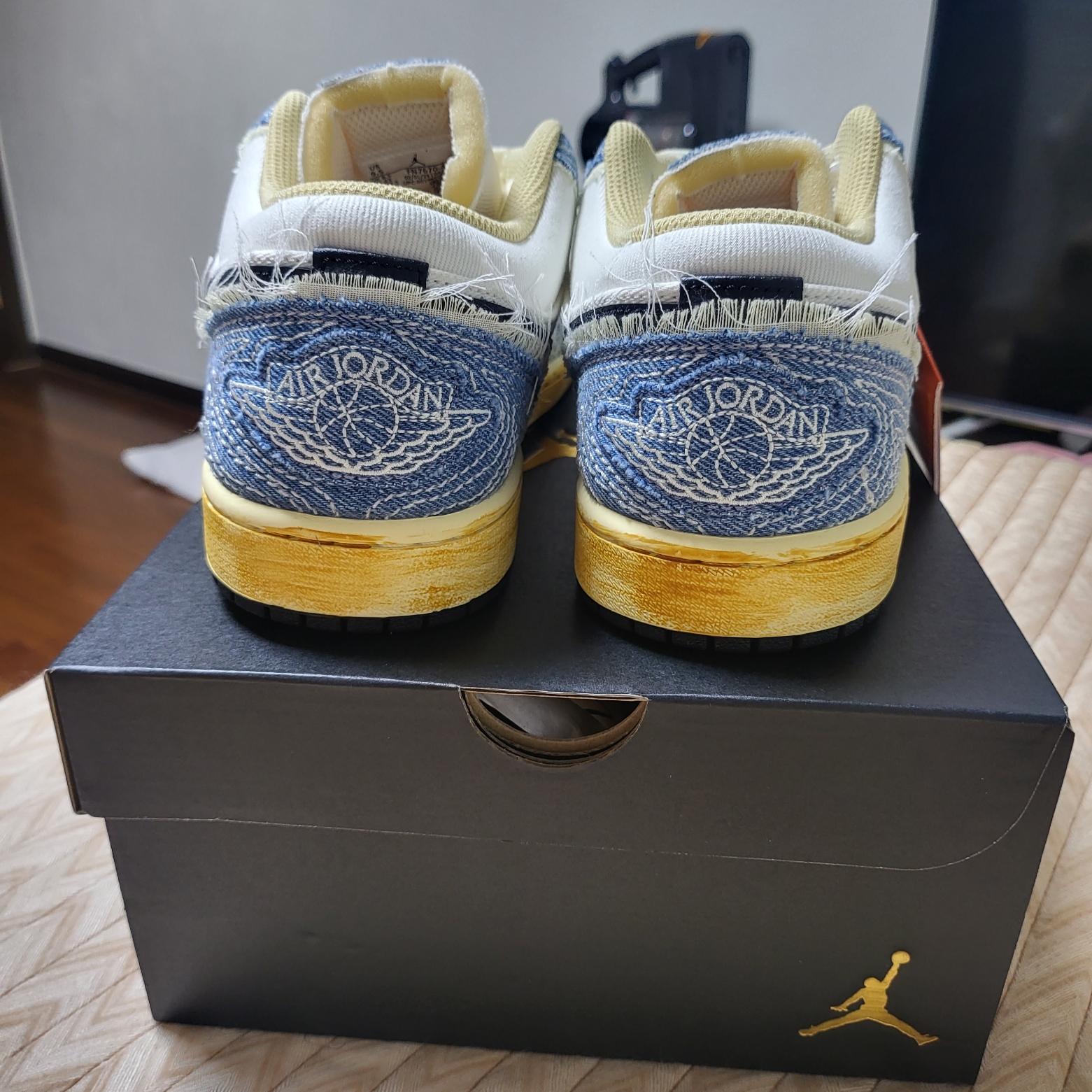 Jordan 1 Low World Make Japan 착용 스타일 - 4