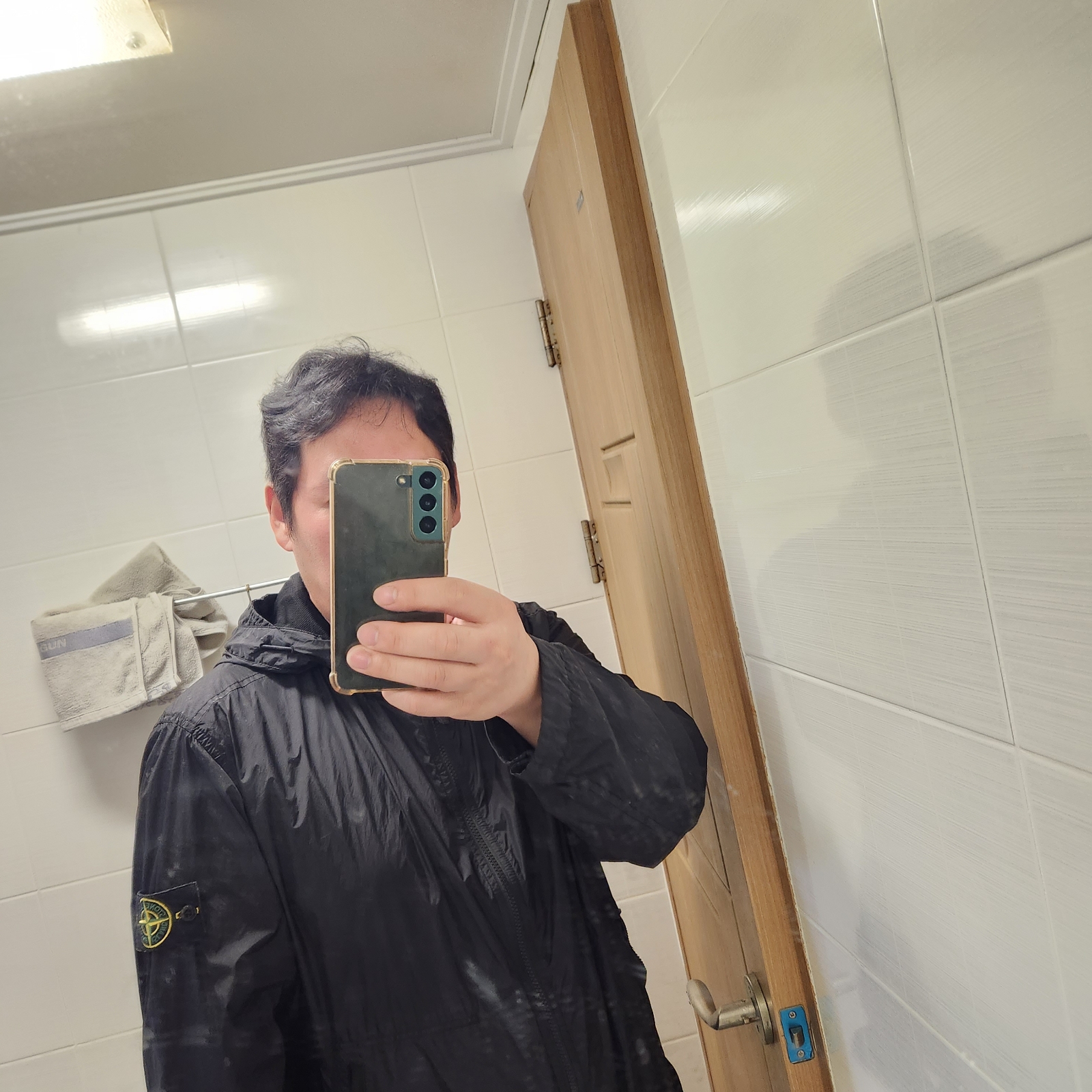 Stone Island 40522 Crinkle Reps Nylon Garment Dyed Hooded Jacket Black - 23SS 착용 스타일
