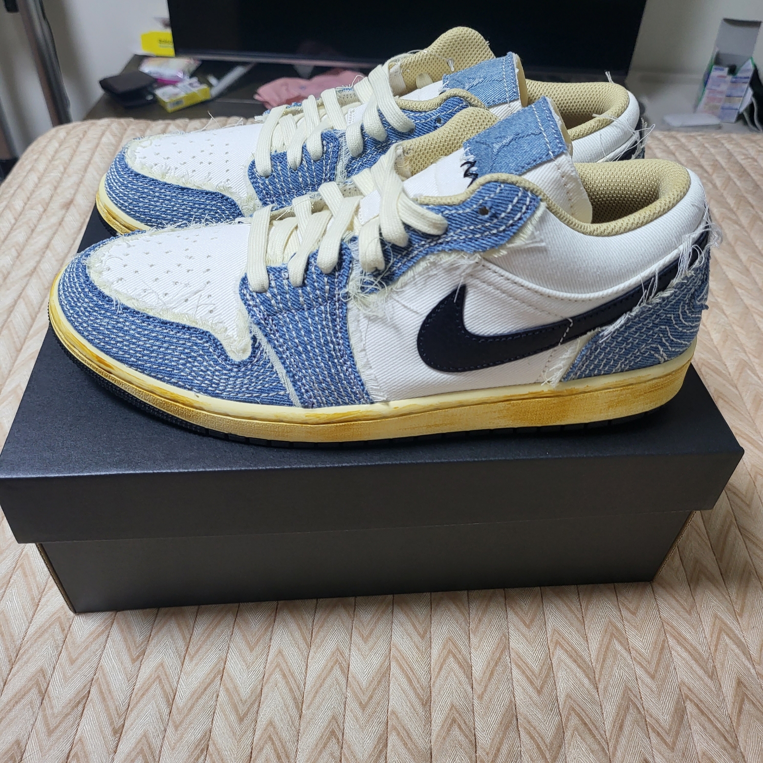 Jordan 1 Low World Make Japan 착용 스타일 - 2