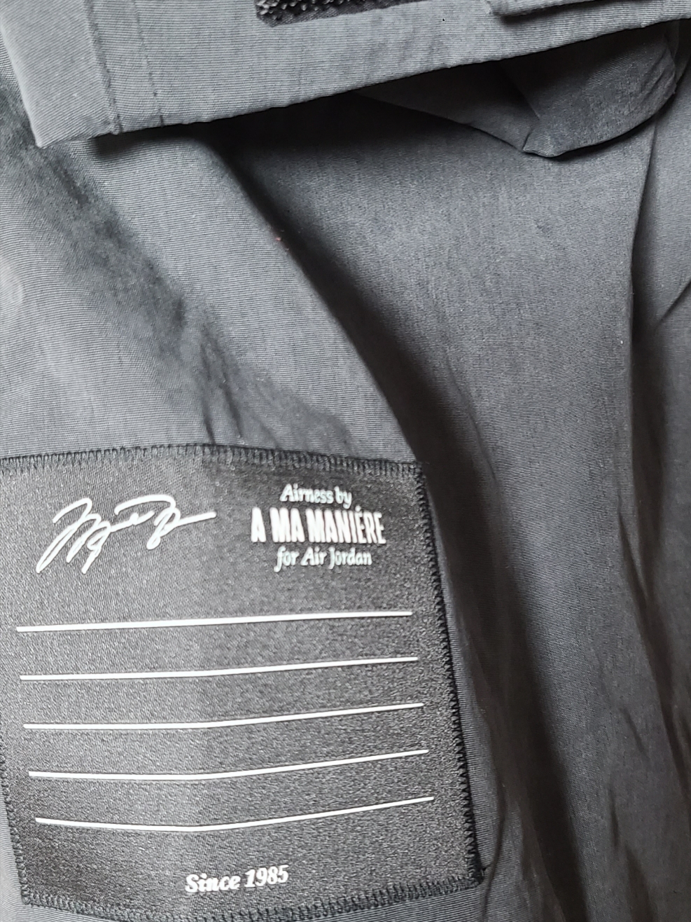 Supreme Military Camp Cap Black - 22FW, Jordan x A Ma Maniere Outwear Parka Black - US/EU 착용 스타일 - 3