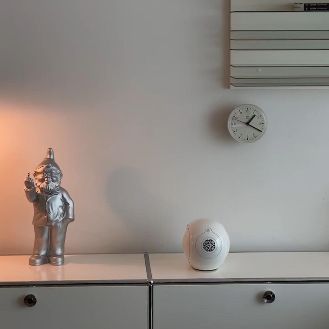Devialet Phantom2 98dB Speaker White 착용 스타일