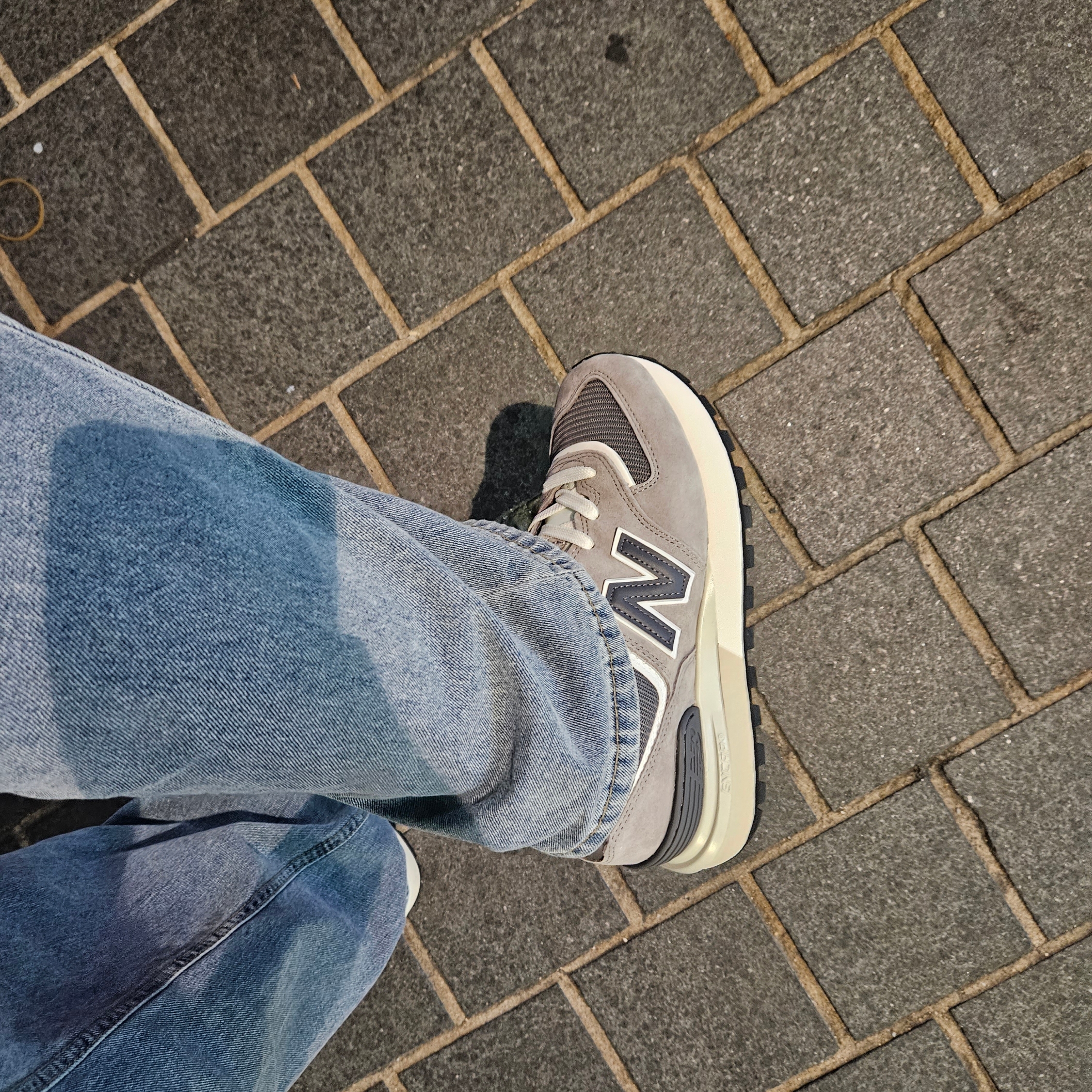 New Balance 574 Legacy Grey 착용 스타일