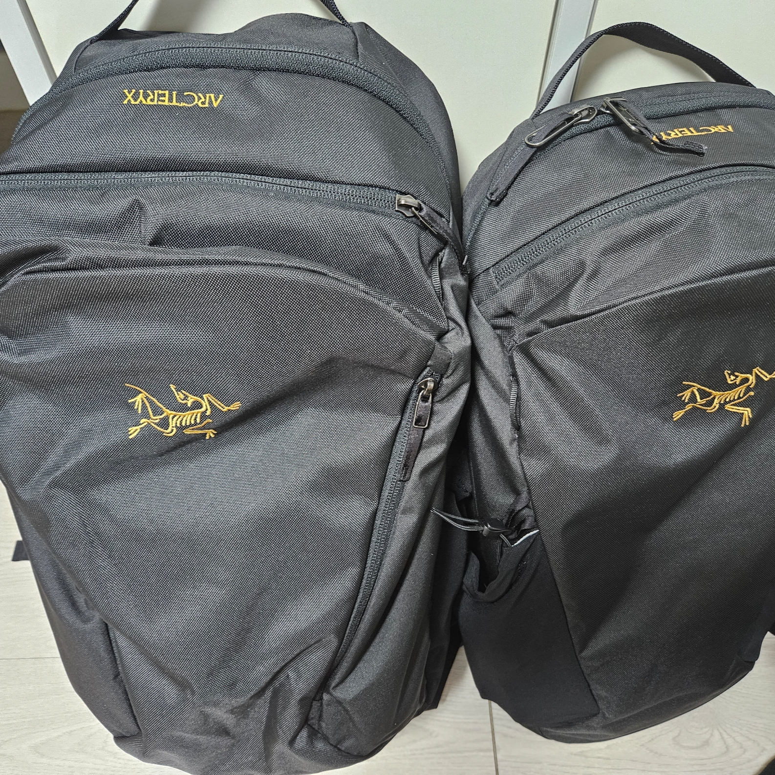 Arc'teryx Mantis 26 Backpack Black 착용 스타일 - 2