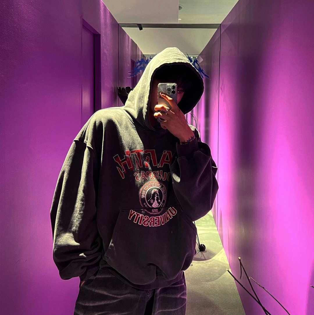 Ourpas 075 Ivy League Hoodie Washed Gray 착용 스타일 - 1