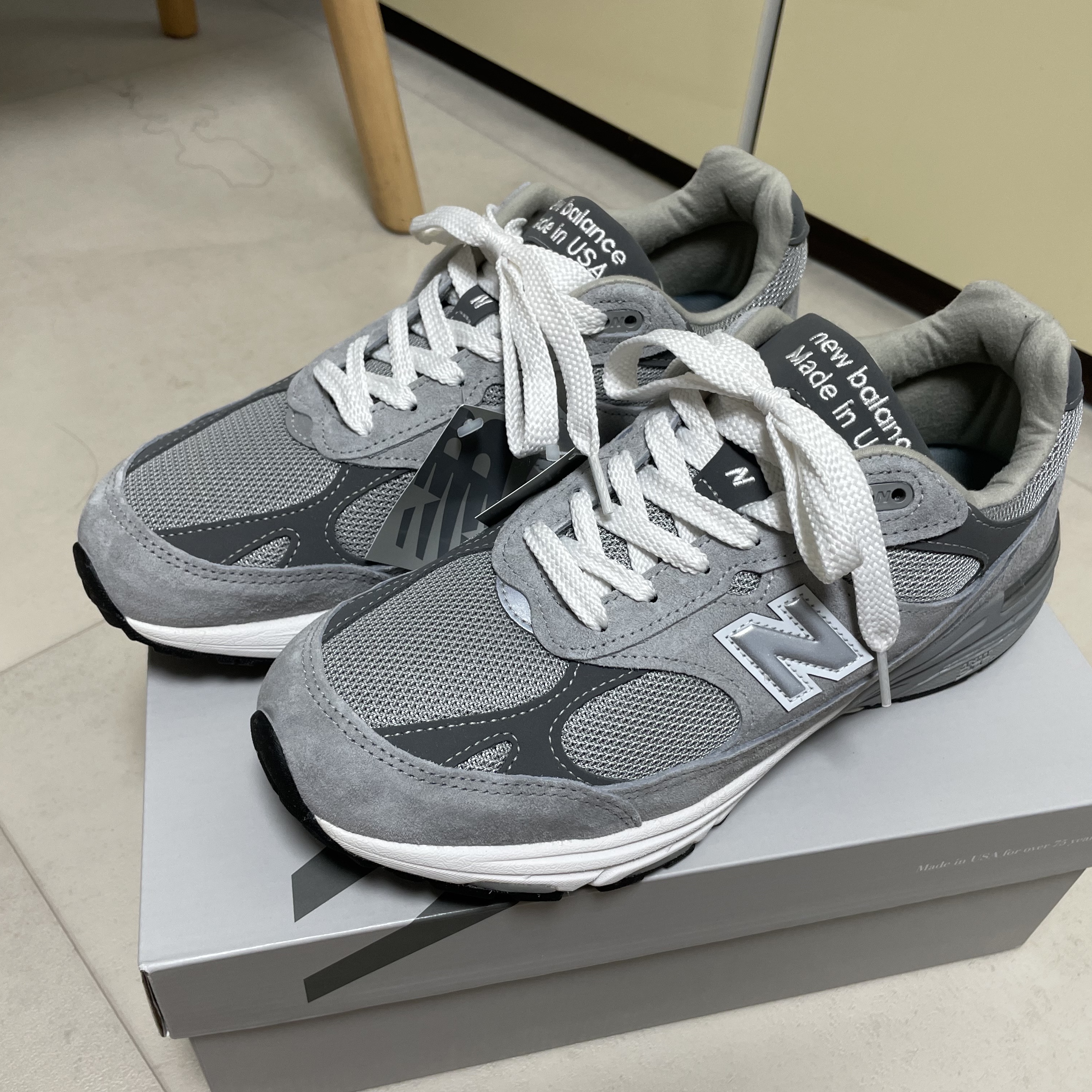 New Balance 993 Made in USA Grey - 2E Wide, New Balance 991 Made in UK Navy 착용 스타일 - 1