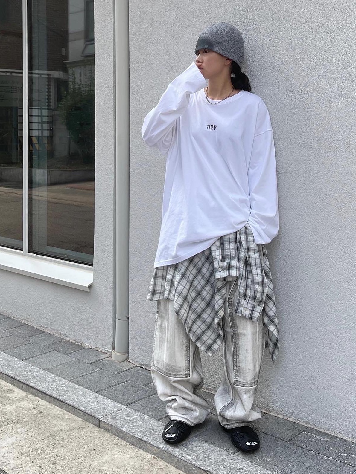 (W) Balenciaga Tyrex Sneakers Black, Balenciaga Tyrex Sneakers Black 착용 스타일 - 1