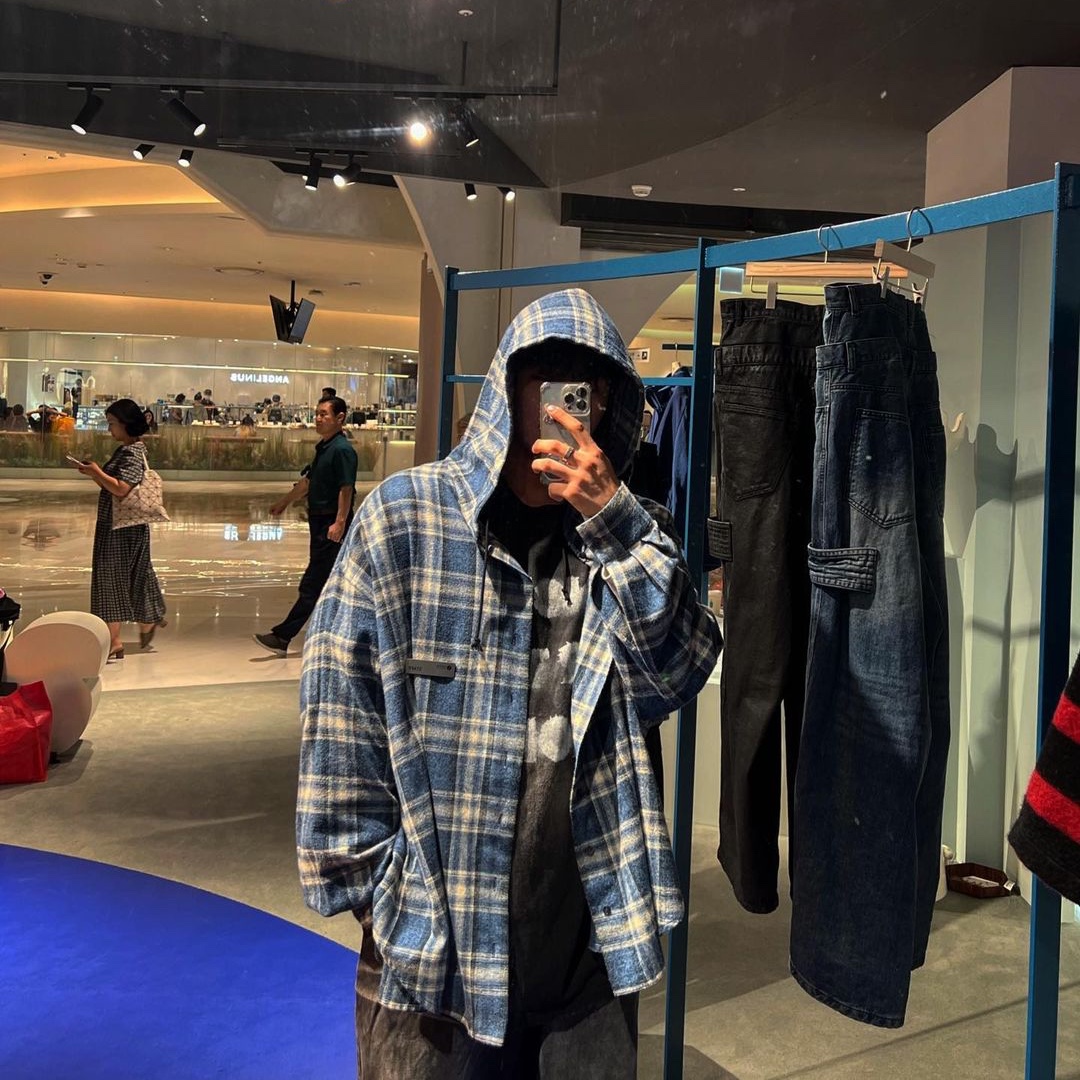 Ourpas 077 Check Hoodie Pale Blue 착용 스타일
