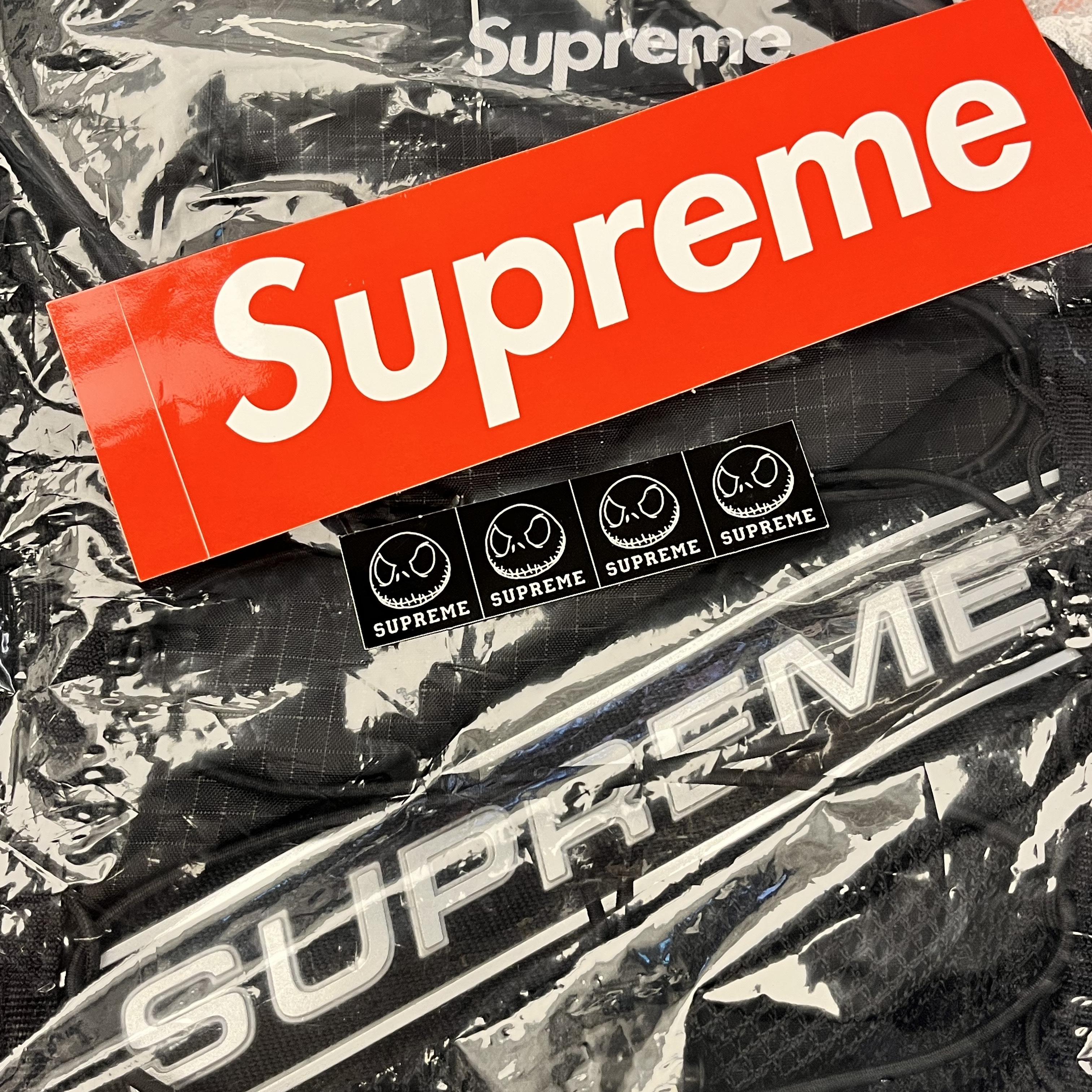Supreme Backpack Black - 23FW 착용 스타일