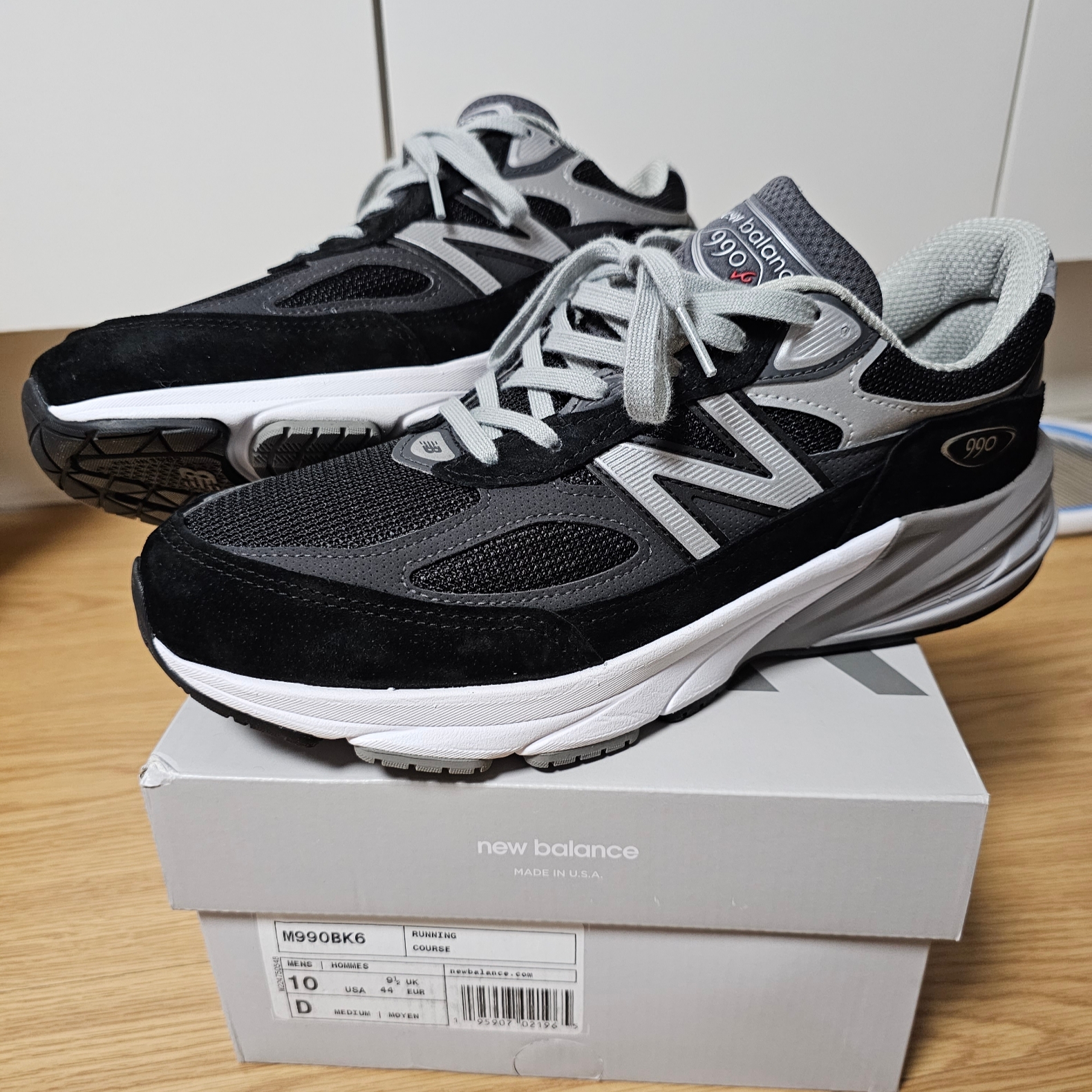 New Balance 990v6 Made in USA Black White 착용 스타일 - 4